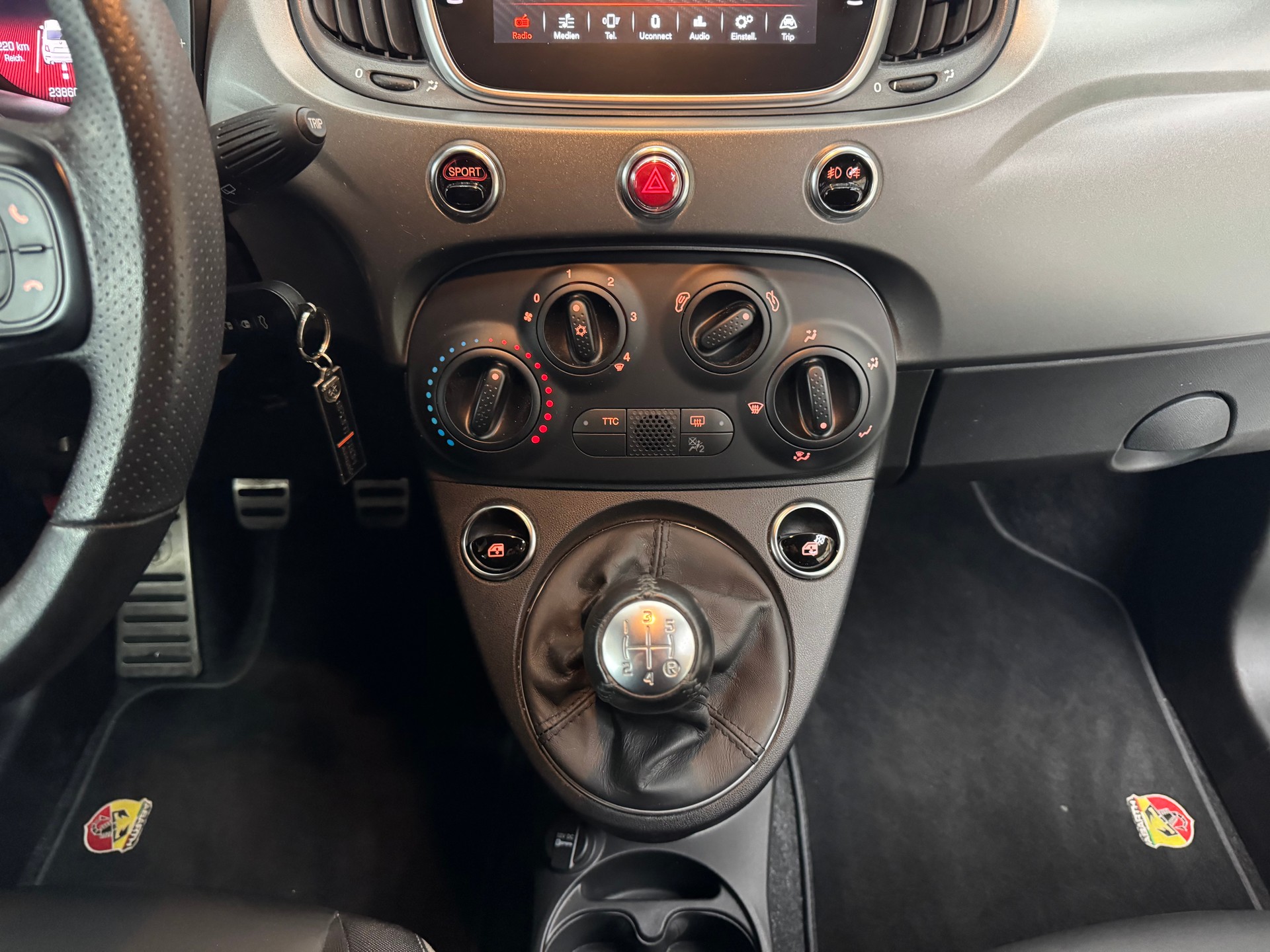 FIAT 595 1.4 16V Turbo Abarth Pista-image-17
