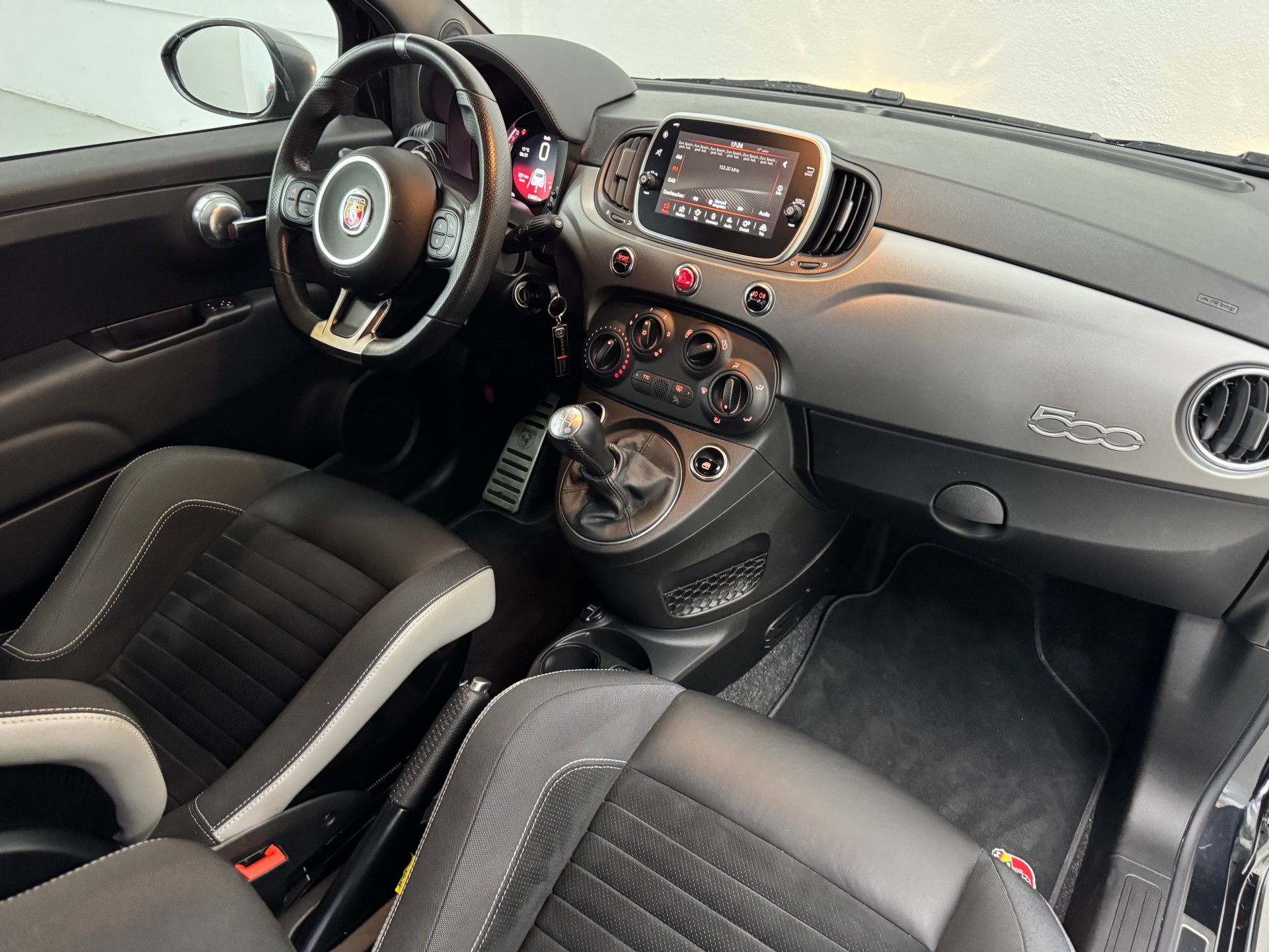 FIAT 595 1.4 16V Turbo Abarth Pista-image-11