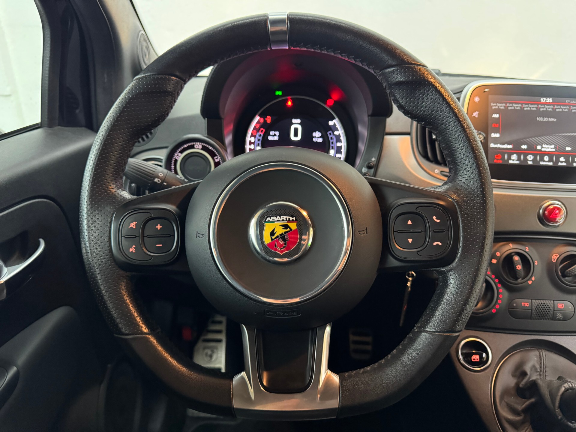 FIAT 595 1.4 16V Turbo Abarth Pista-image-13