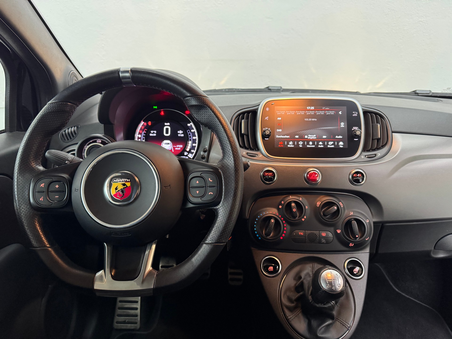 FIAT 595 1.4 16V Turbo Abarth Pista-image-14