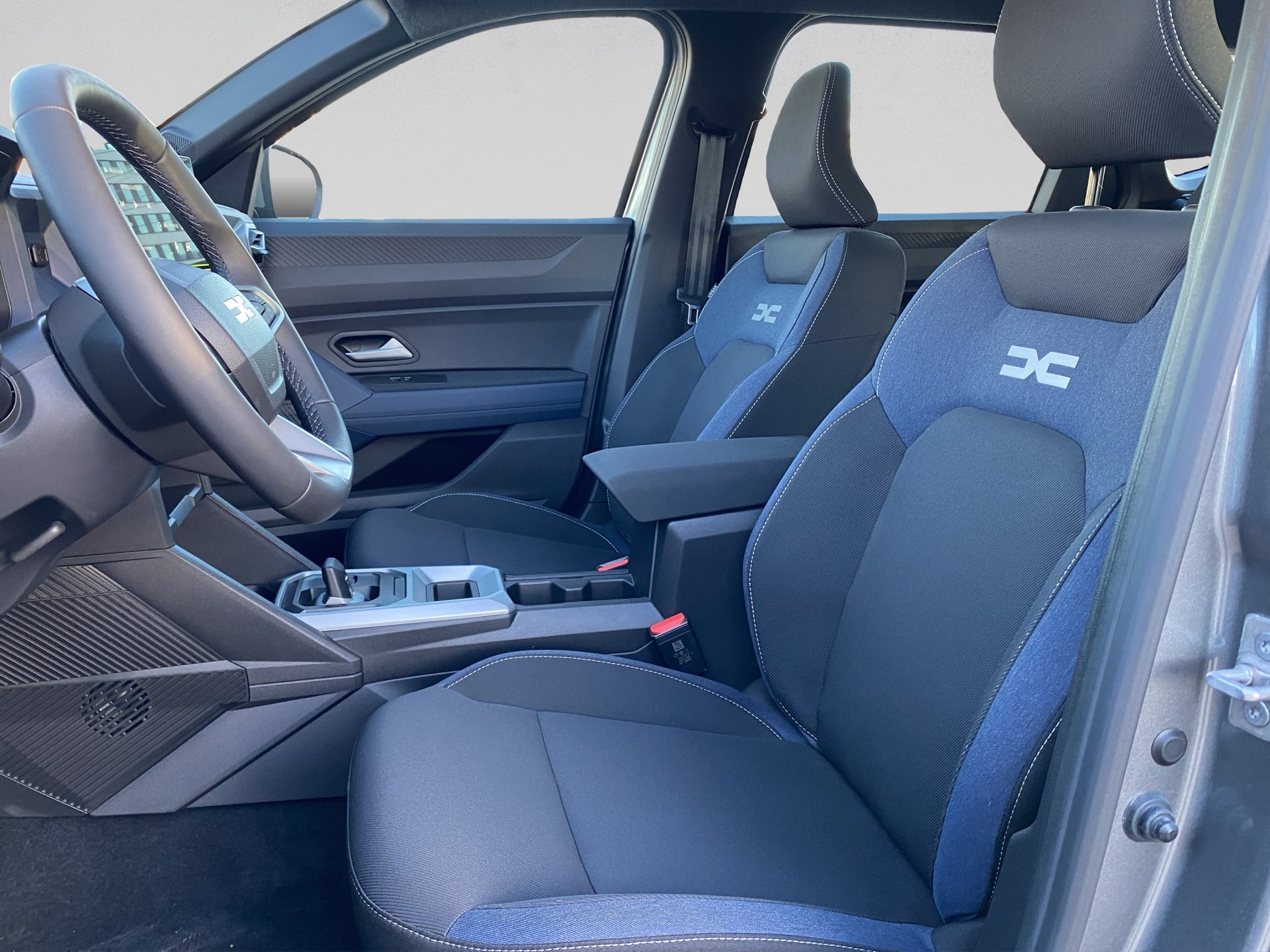 DACIA Bigster HEV 155 Expression-image-8