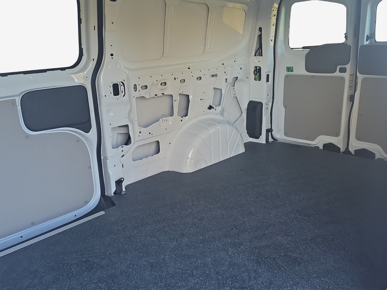 VW Transporter 2.0 TDI 4Motion Lang Automat-image-11