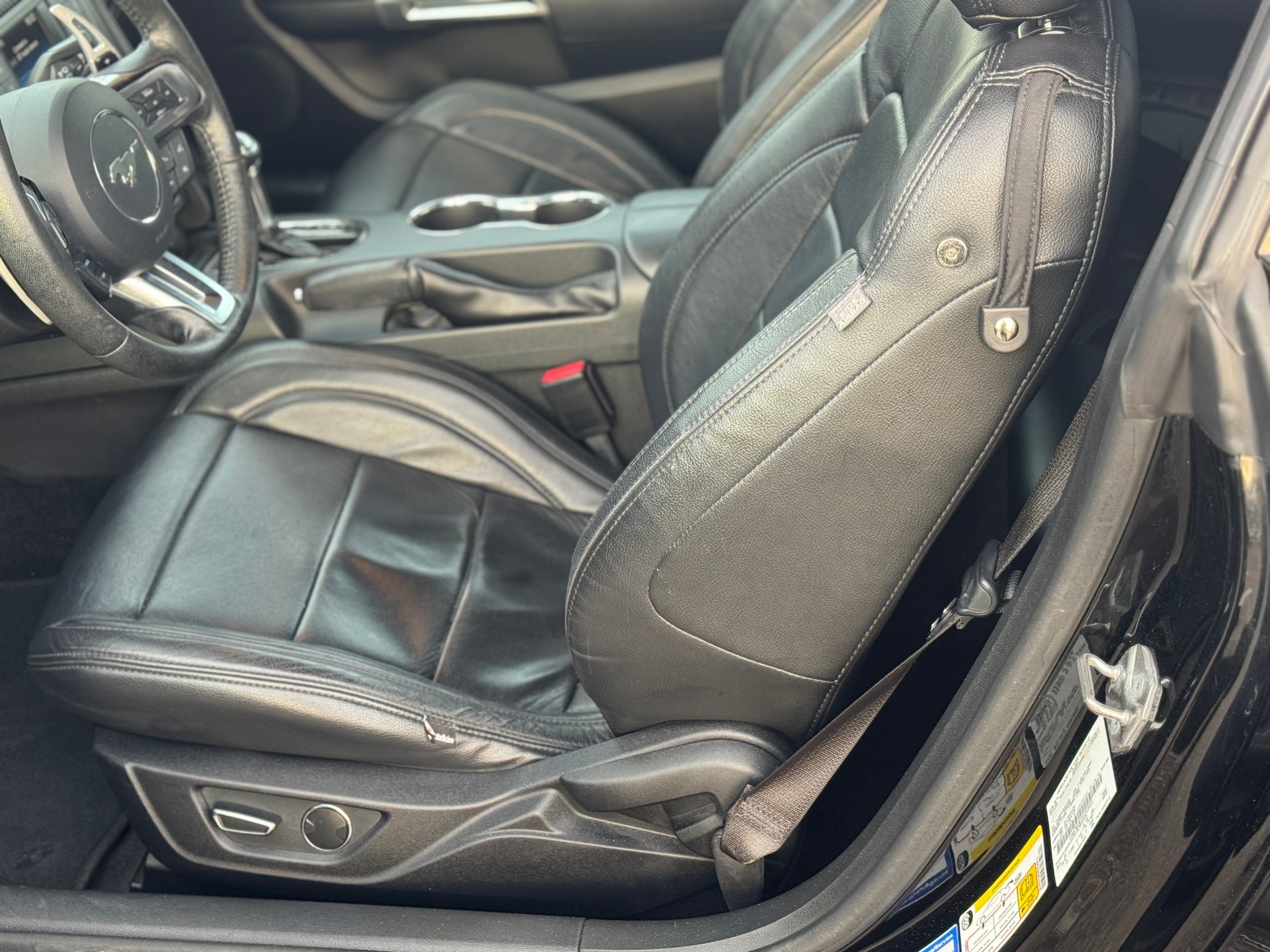 FORD MUSTANG Coupé 3.7 V6-image-6