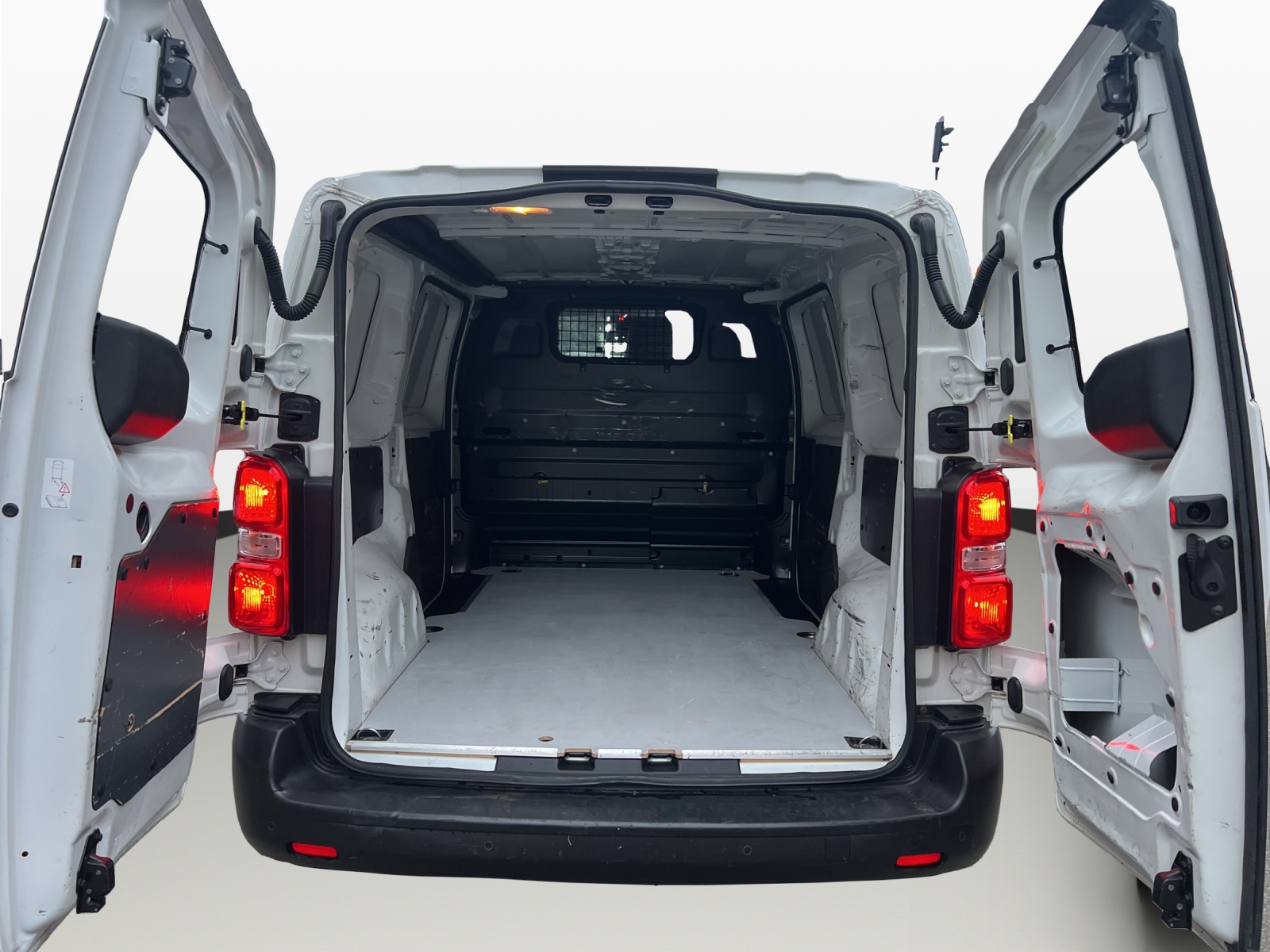 PEUGEOT Expert 2.0 BlueHDi 150 S&S Allure Standard-image-19