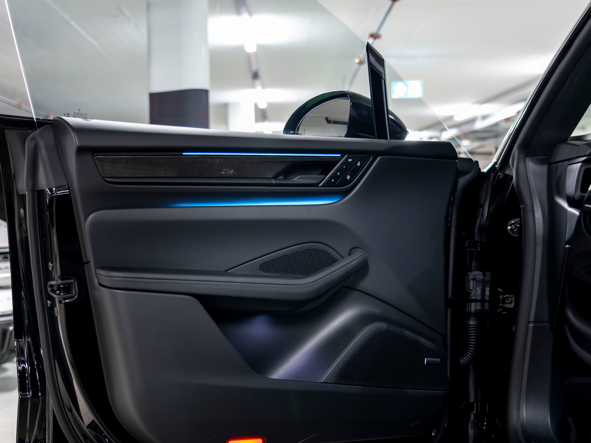 PORSCHE Macan Turbo 100kWh-image-19