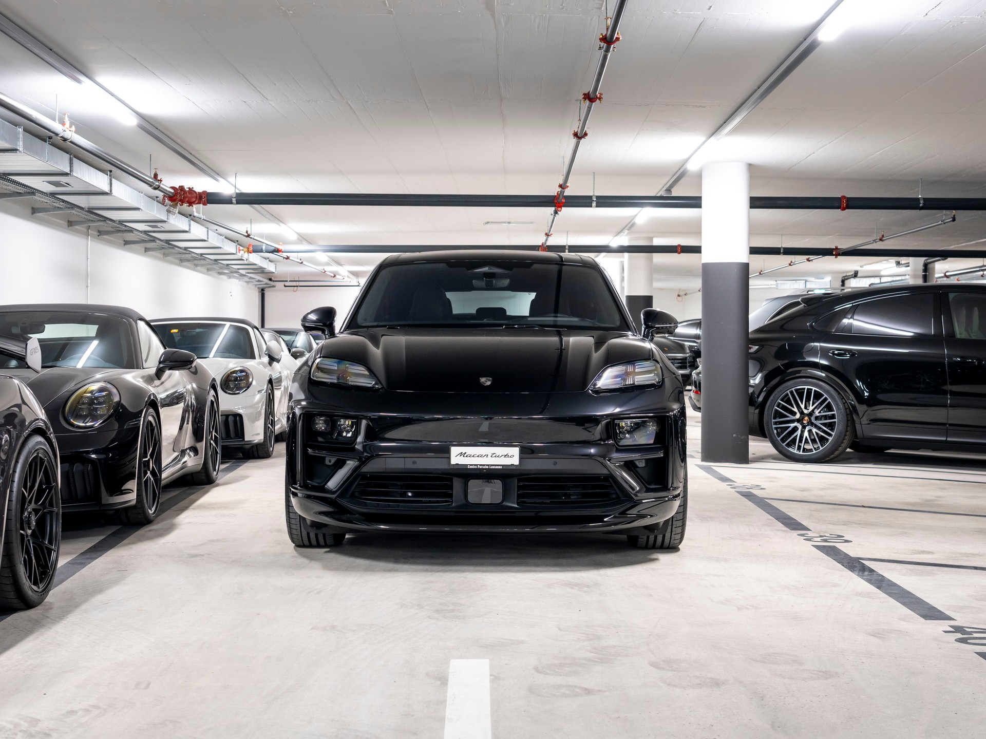 PORSCHE Macan Turbo 100kWh-image-3