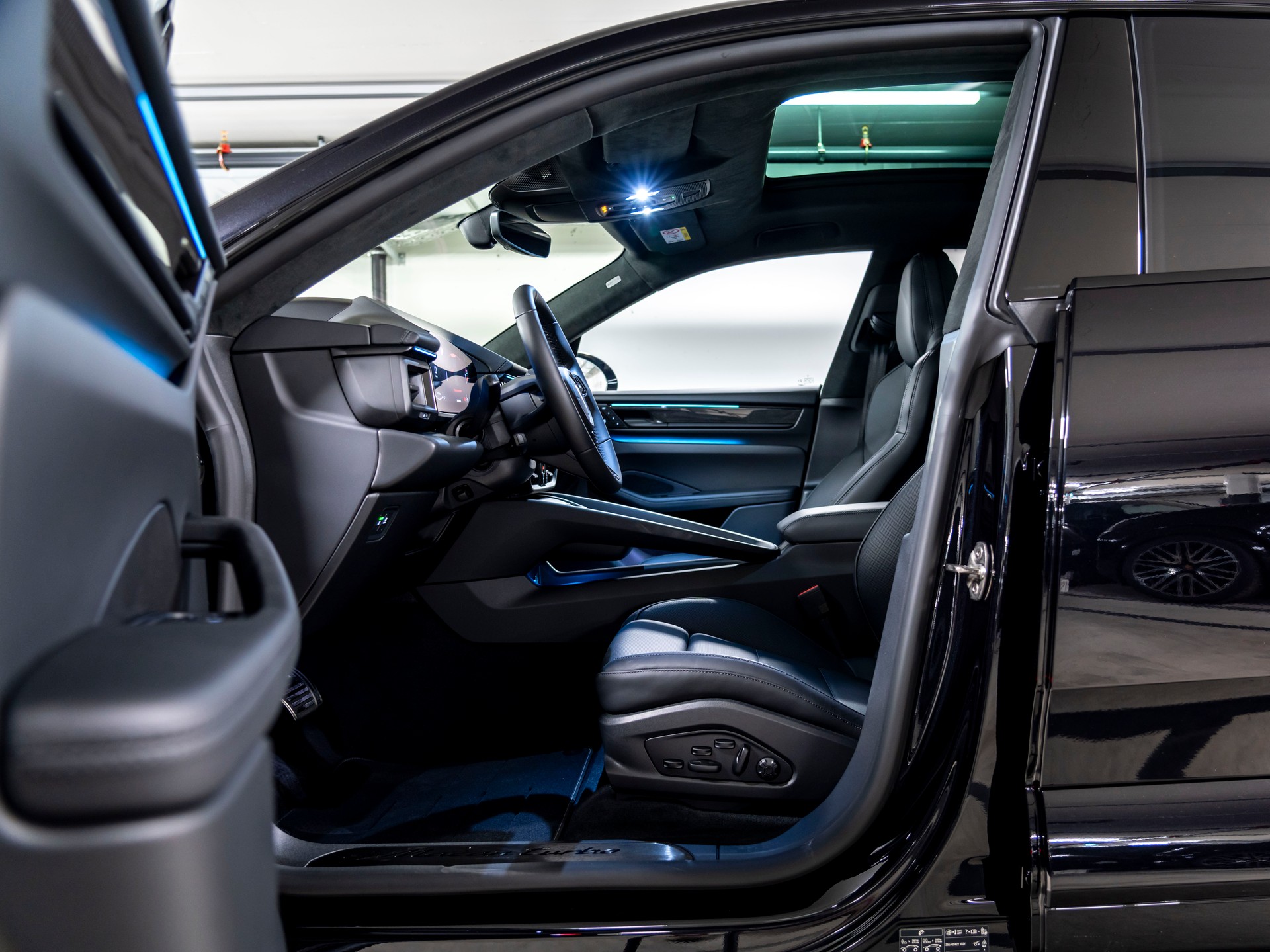 PORSCHE Macan Turbo 100kWh-image-17