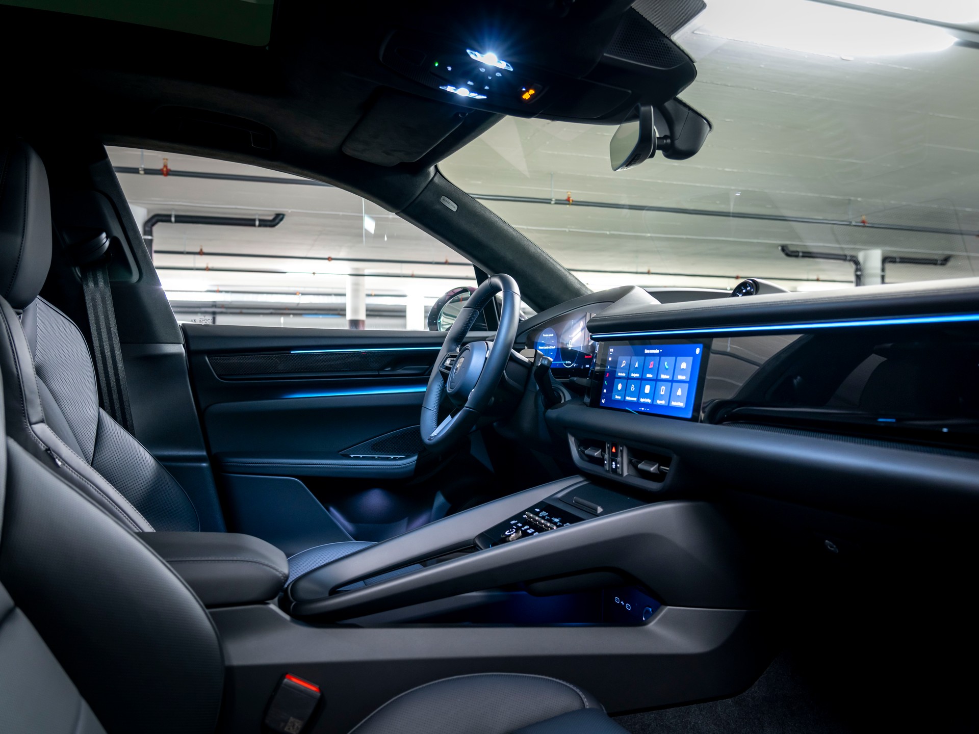 PORSCHE Macan Turbo 100kWh-image-24