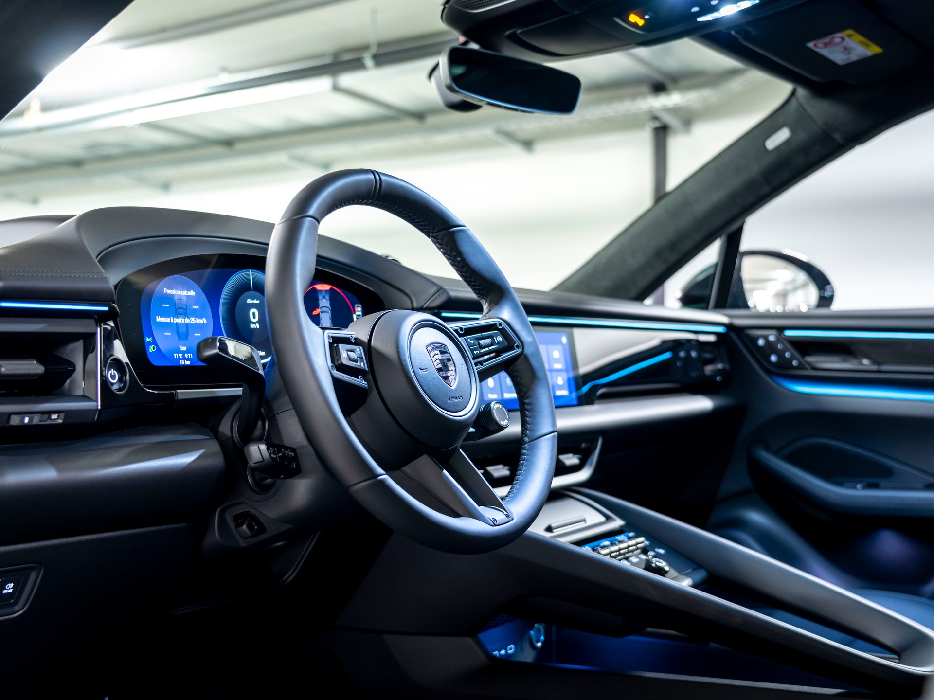 PORSCHE Macan Turbo 100kWh-image-12