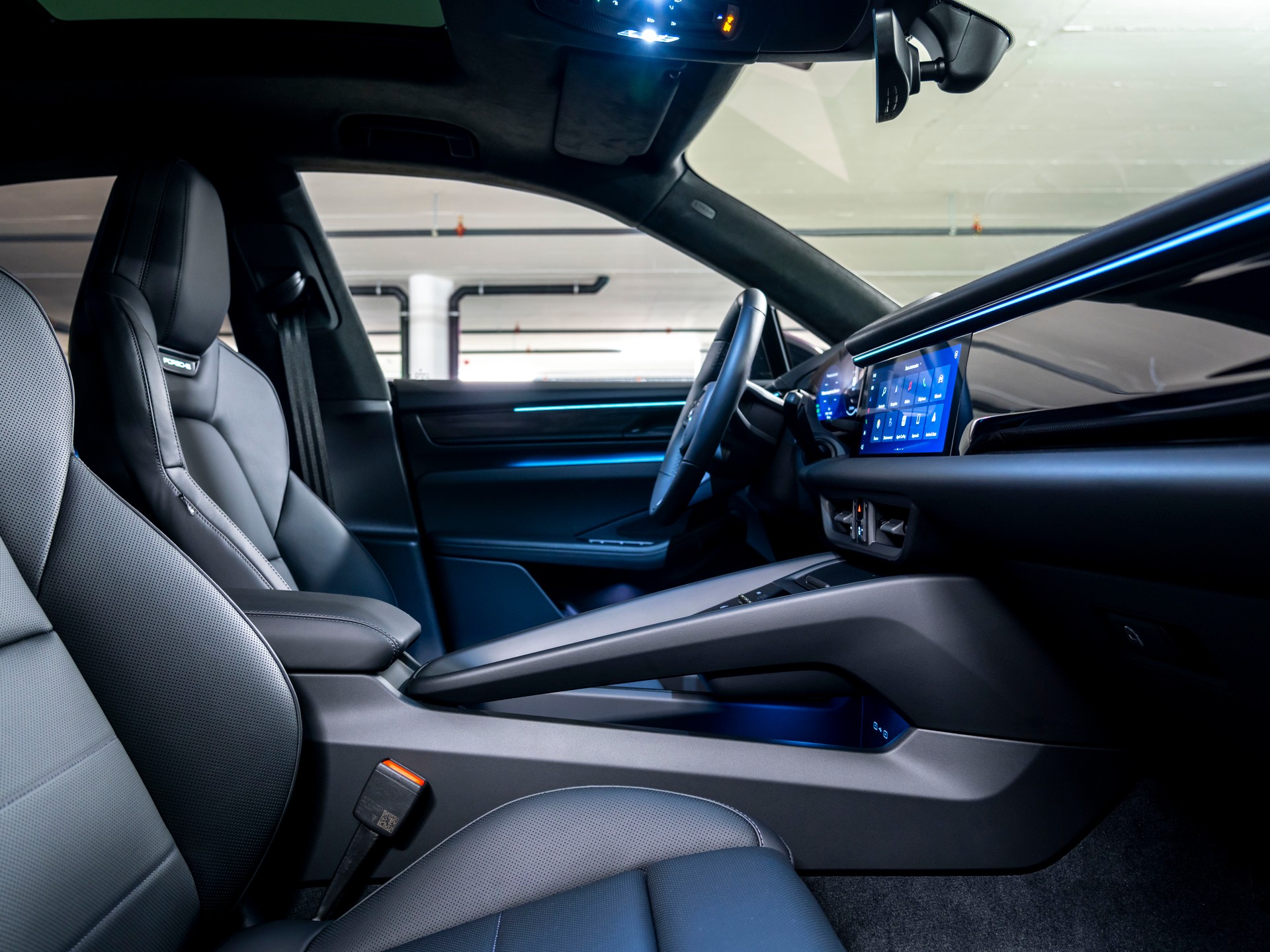 PORSCHE Macan Turbo 100kWh-image-25