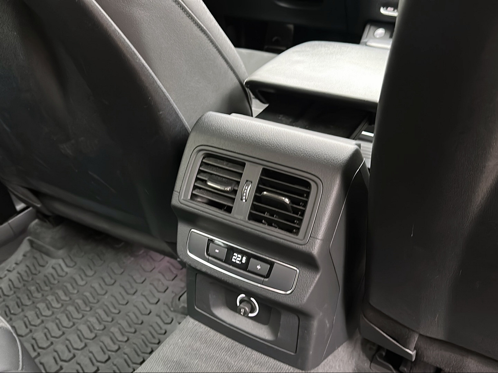 AUDI Q5 45 TFSI sport quattro S-tronic-image-16