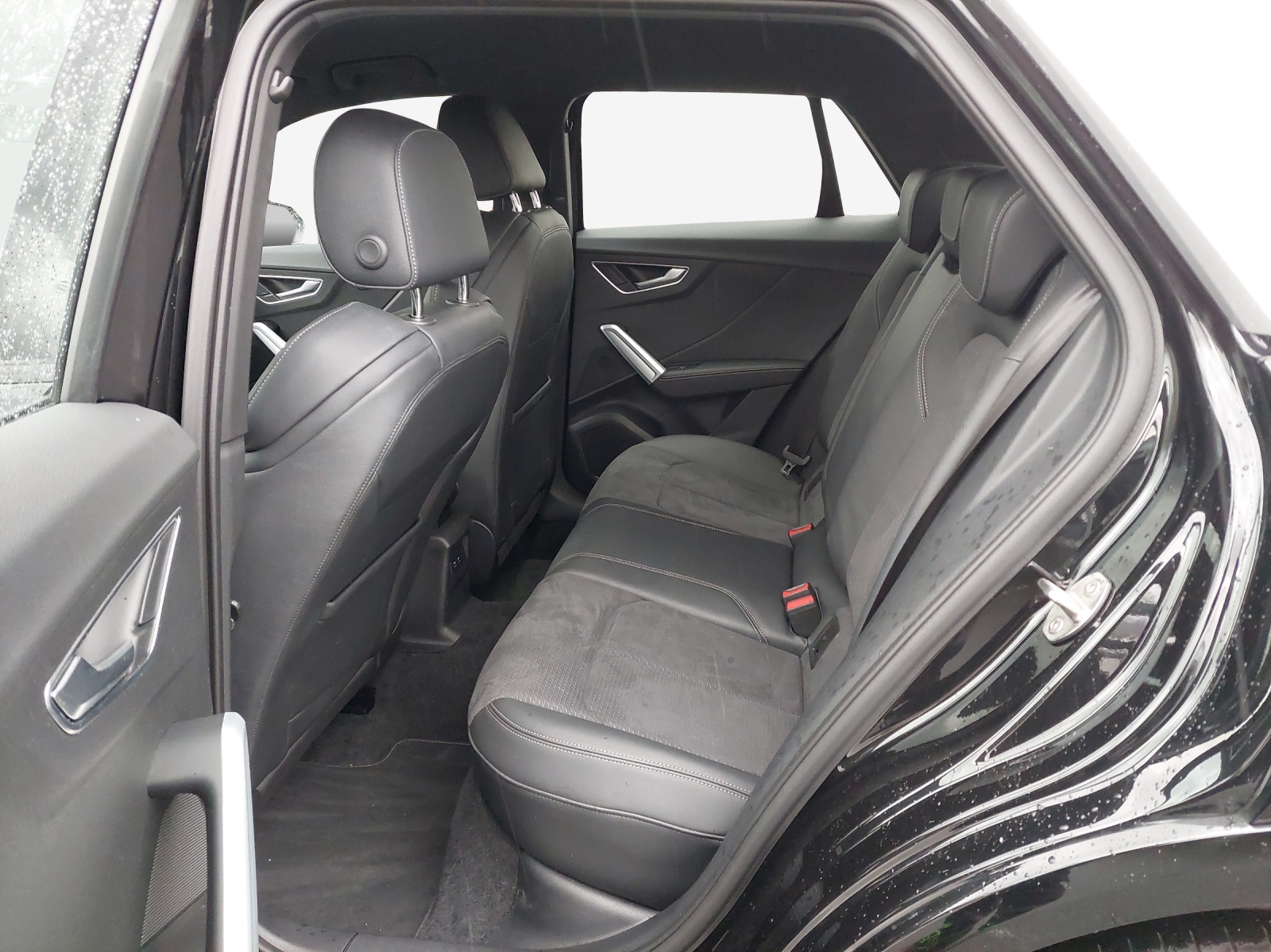 AUDI Q2 40 TFSI S line quattro S-tronic-image-11