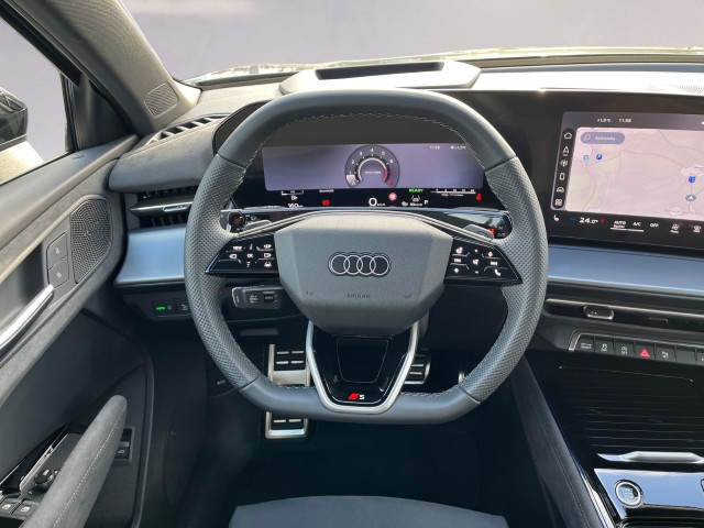 AUDI Q3 SUV TFSI quattro 195 kW S tronic-image-12