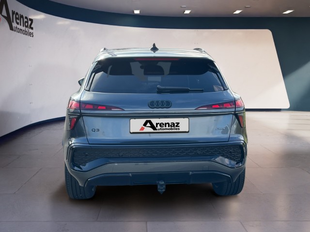 AUDI Q3 SUV TFSI quattro 195 kW S tronic-image-3