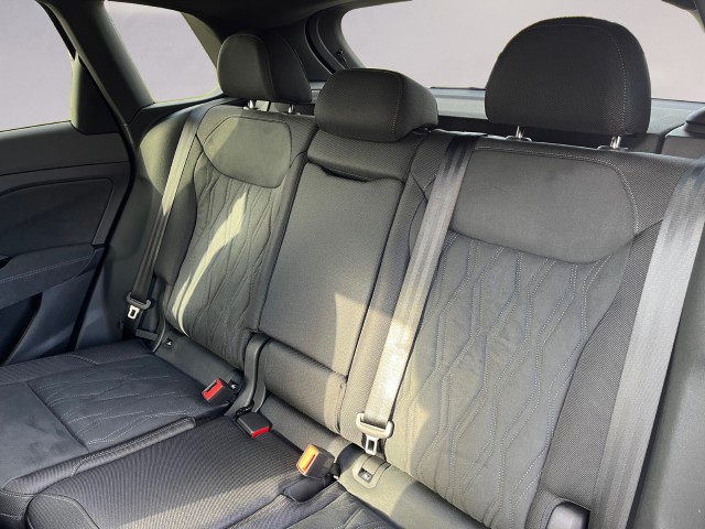 AUDI Q3 SUV TFSI quattro 195 kW S tronic-image-15