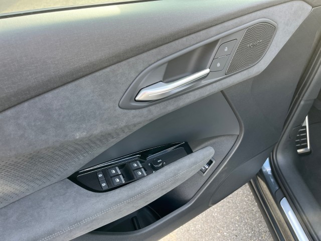 AUDI Q3 SUV TFSI quattro 195 kW S tronic-image-10
