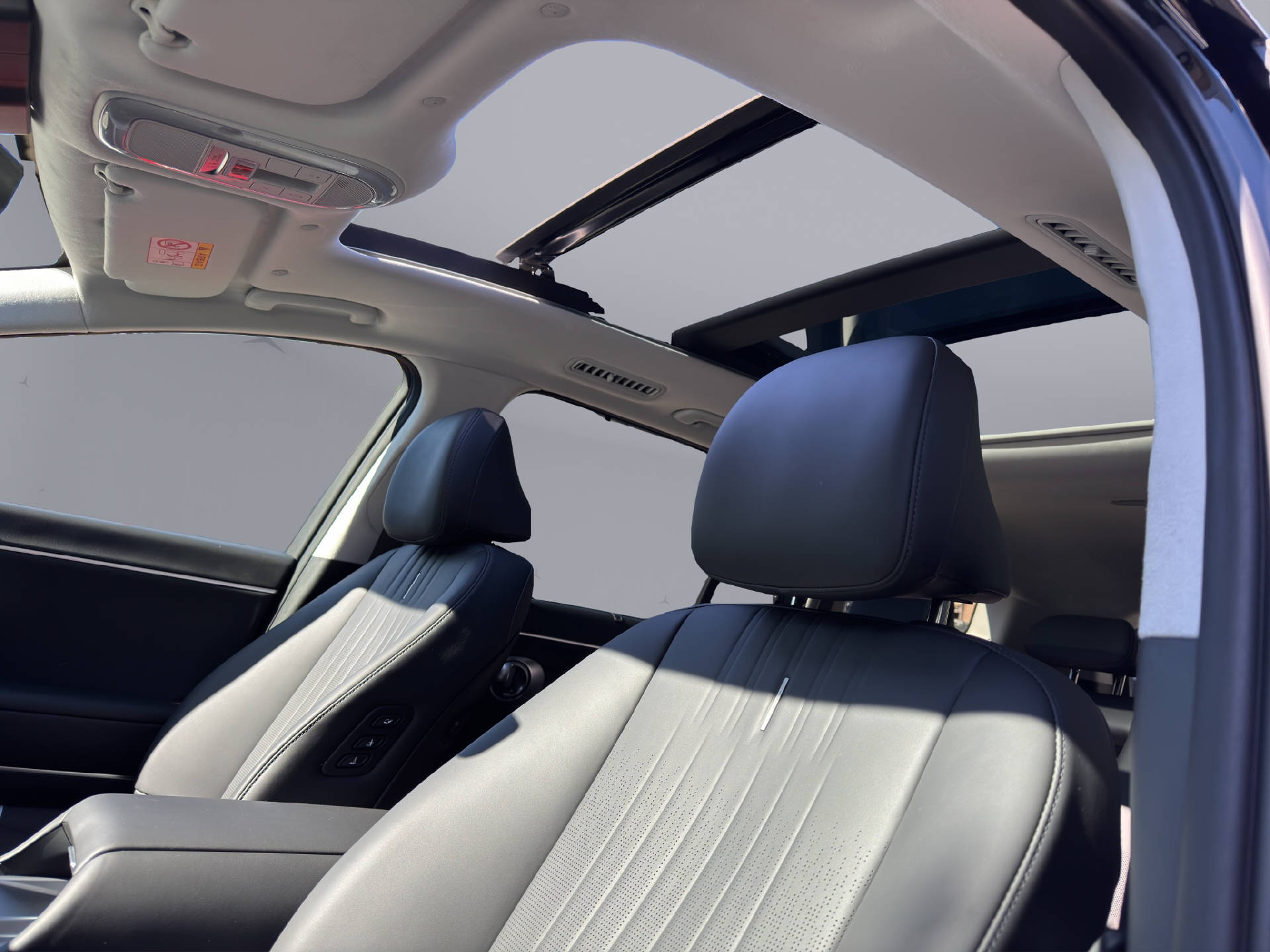 HYUNDAI Ioniq 9 Calligraphy 4WD-image-16