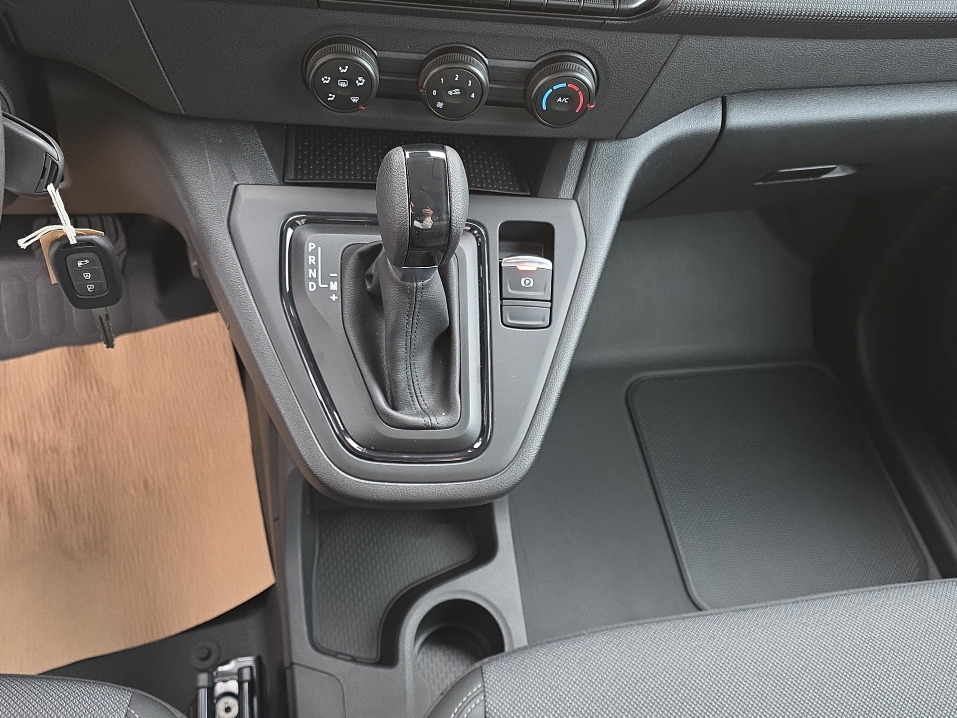 RENAULT Kangoo Van 1.3TCe Standard L2 130 PF Advance EDC-image-12