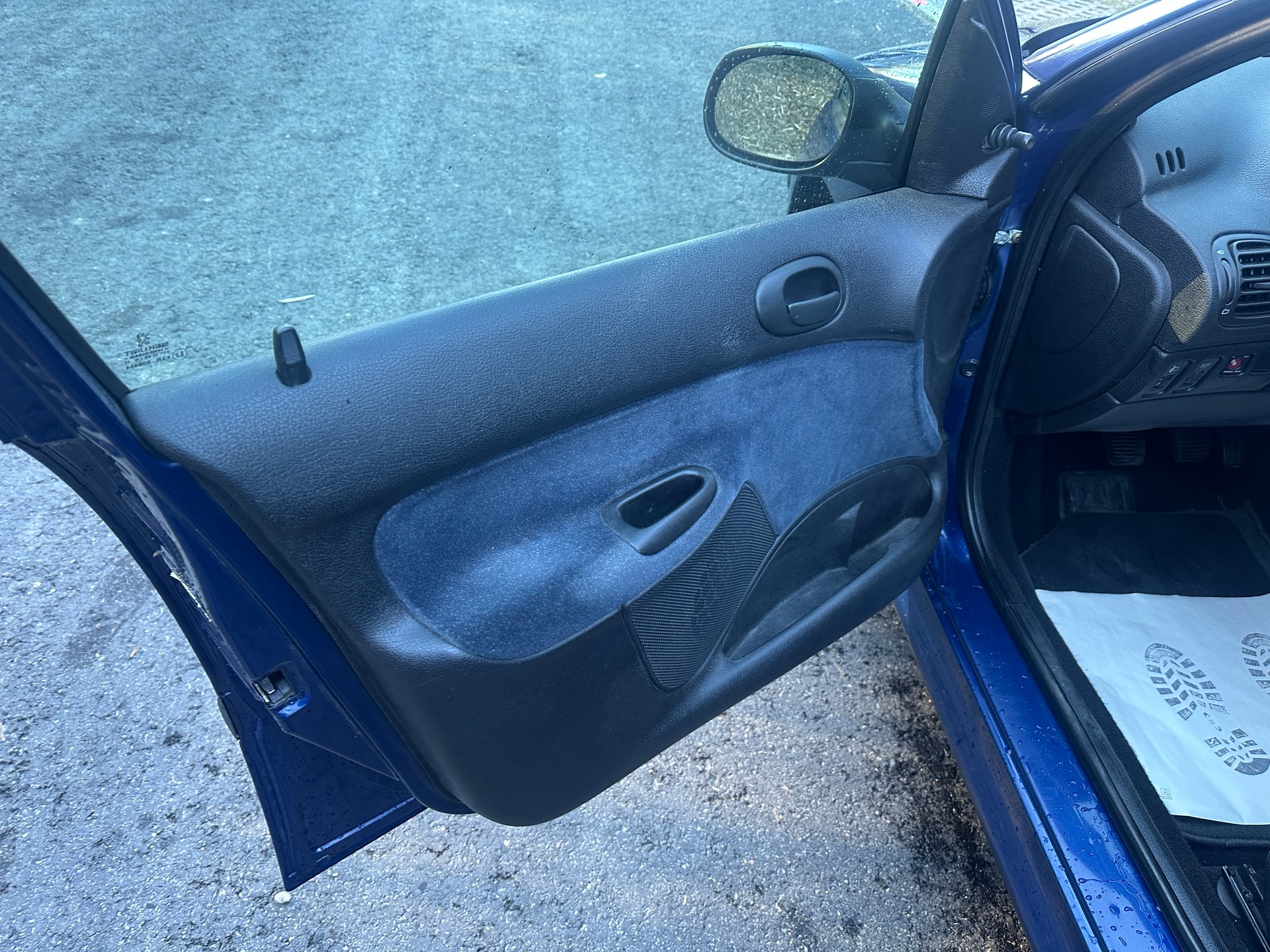 PEUGEOT 206 1.4 (XT) Premium-image-9