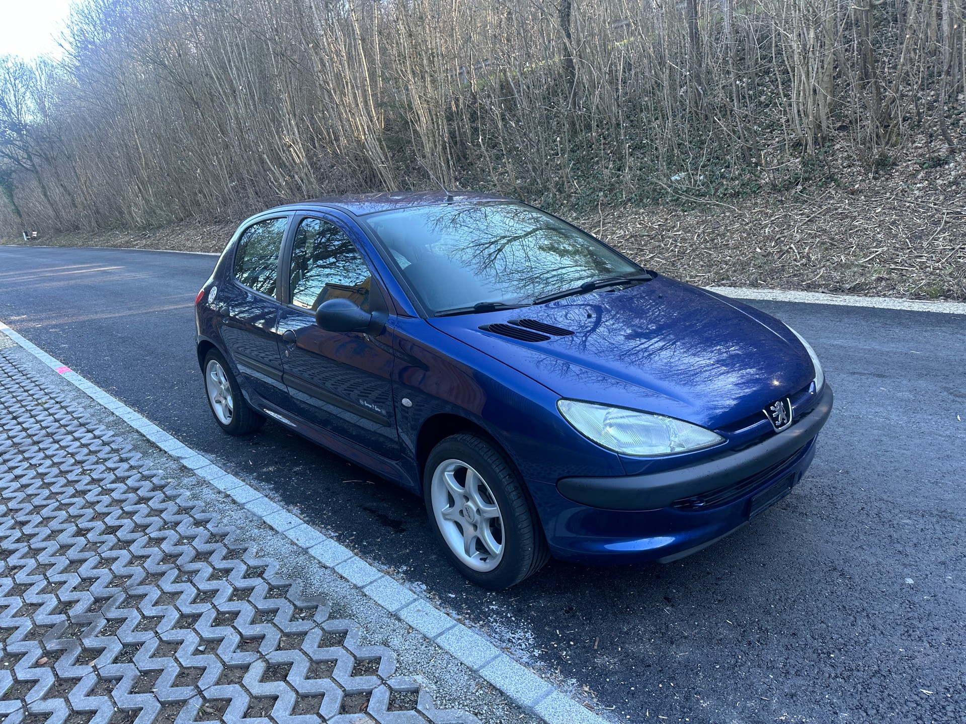 PEUGEOT 206 1.4 (XT) Premium-image-2