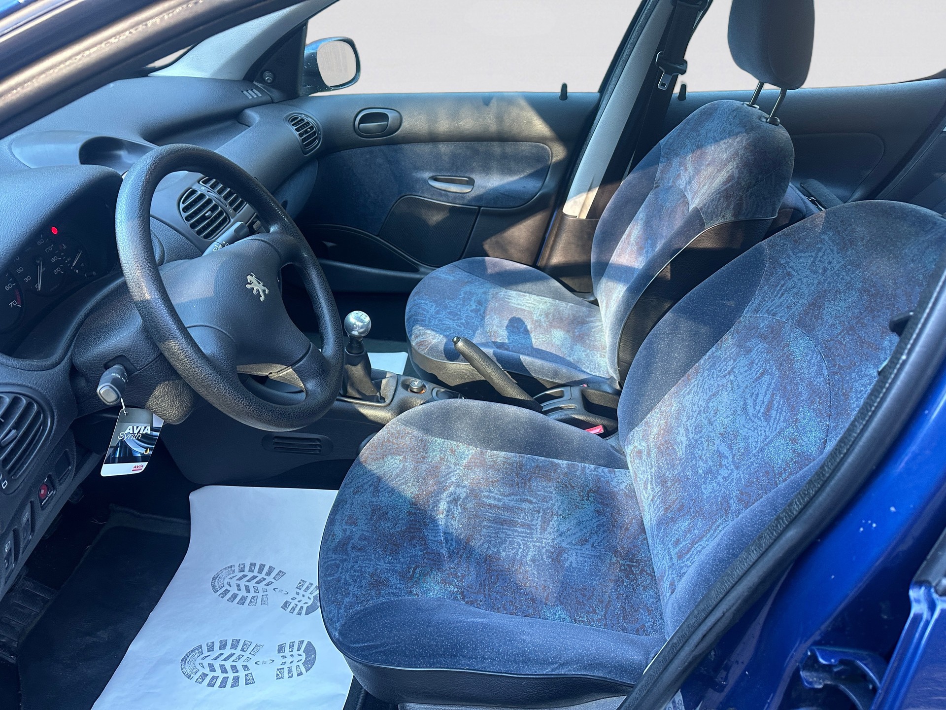 PEUGEOT 206 1.4 (XT) Premium-image-10