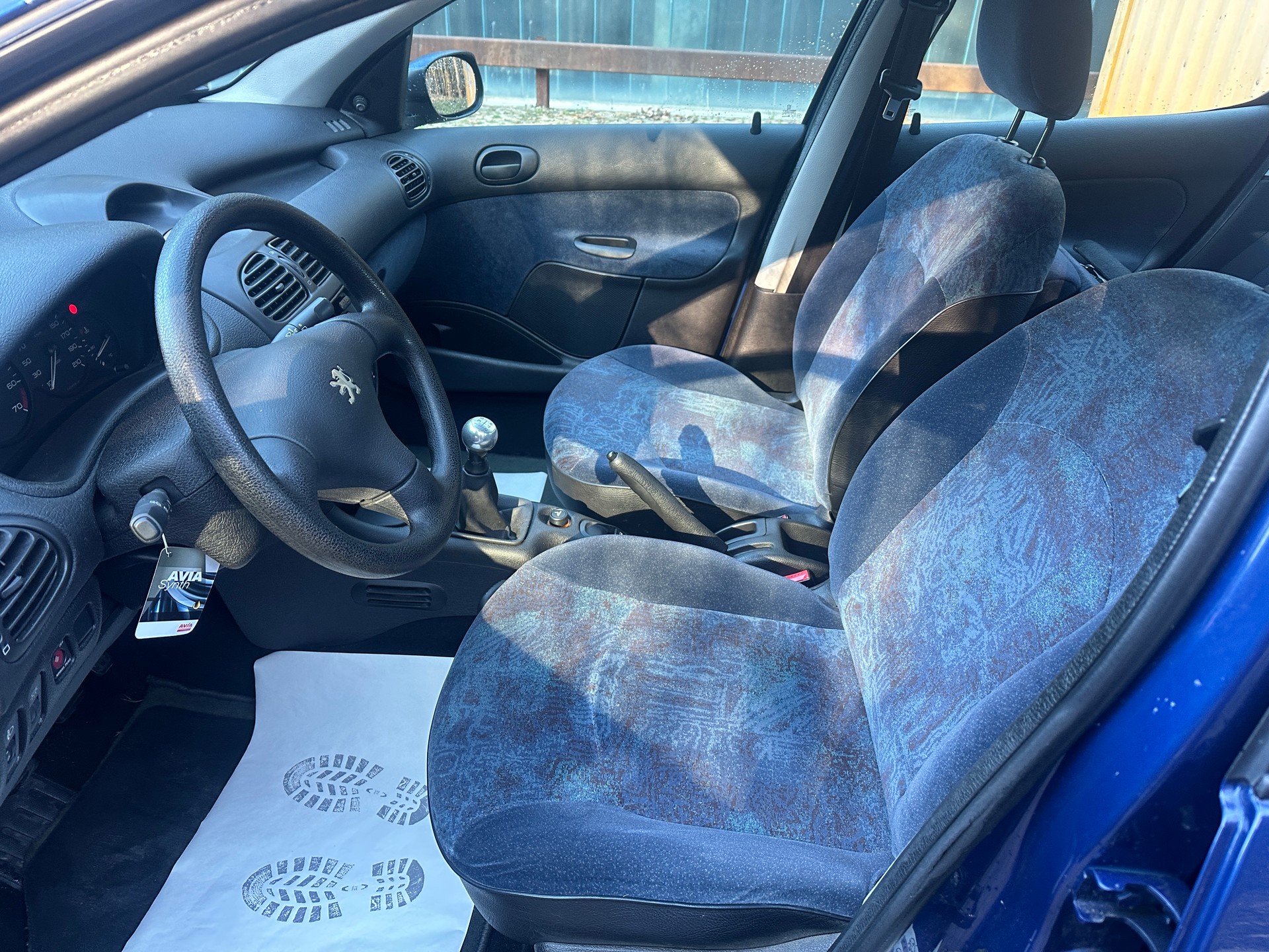 PEUGEOT 206 1.4 (XT) Premium-image-10
