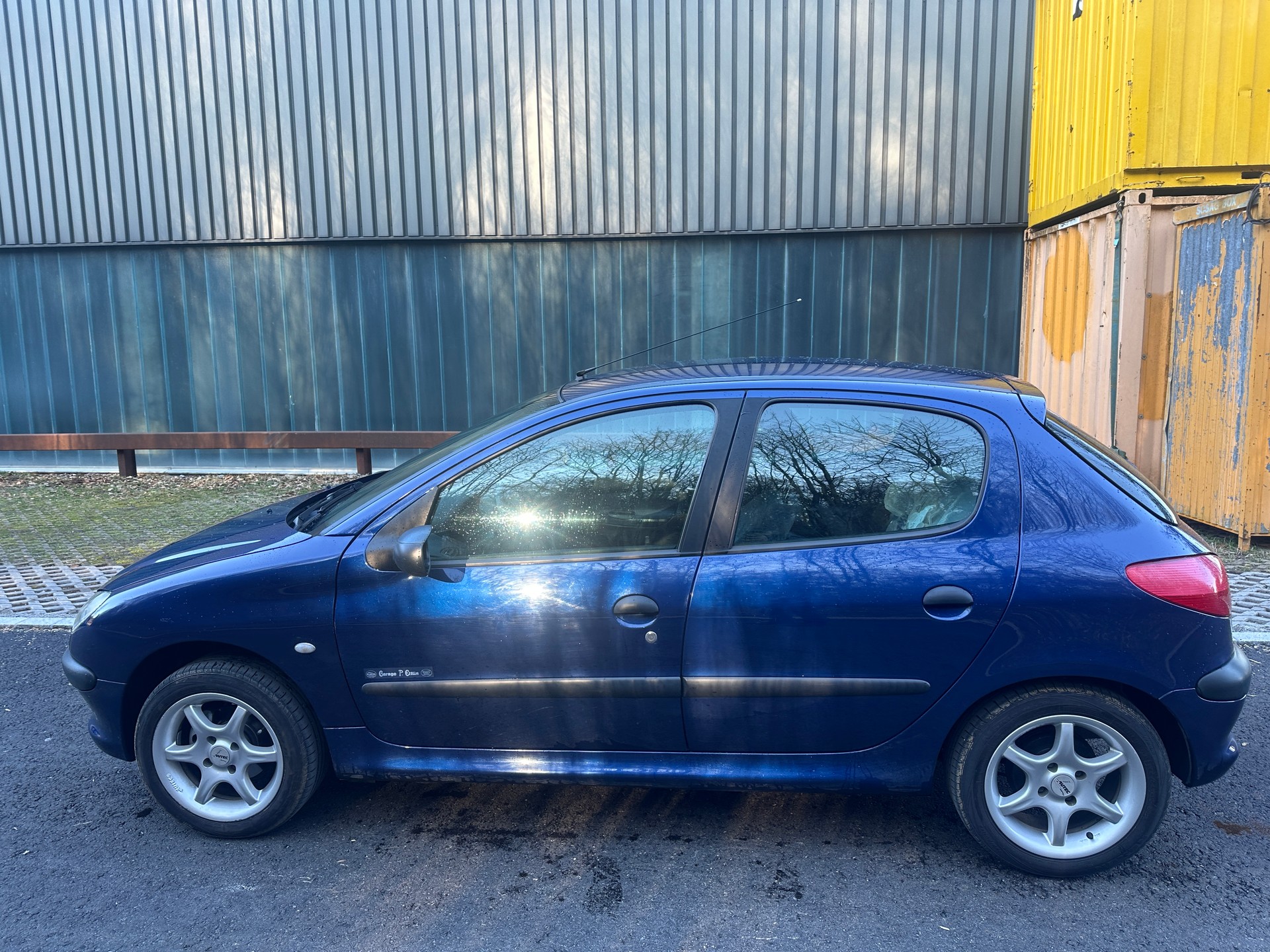 PEUGEOT 206 1.4 (XT) Premium-image-8