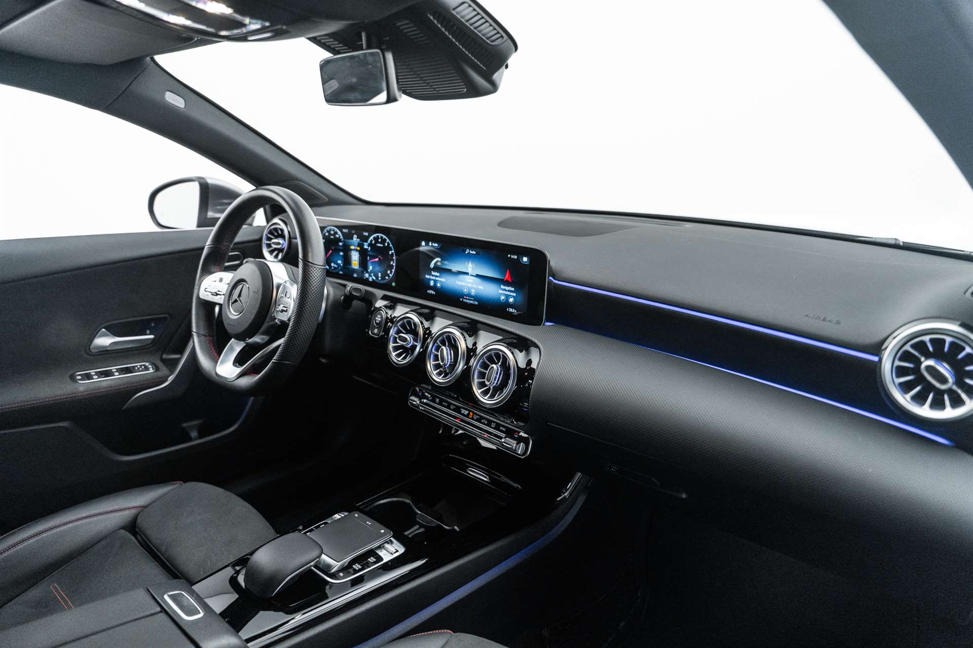 MERCEDES-BENZ A 250 4Matic AMG Line 4Matic 7G-DCT-image-9