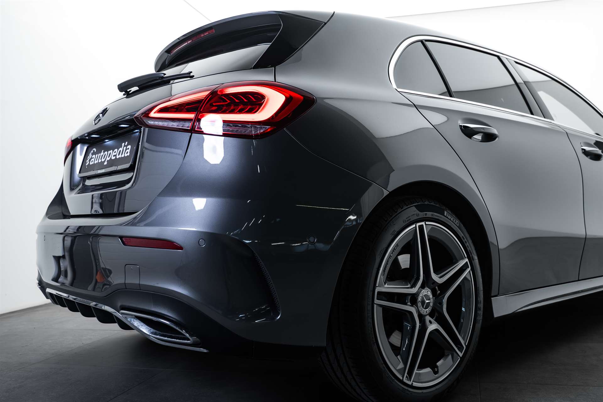MERCEDES-BENZ A 250 4Matic AMG Line 4Matic 7G-DCT-image-3