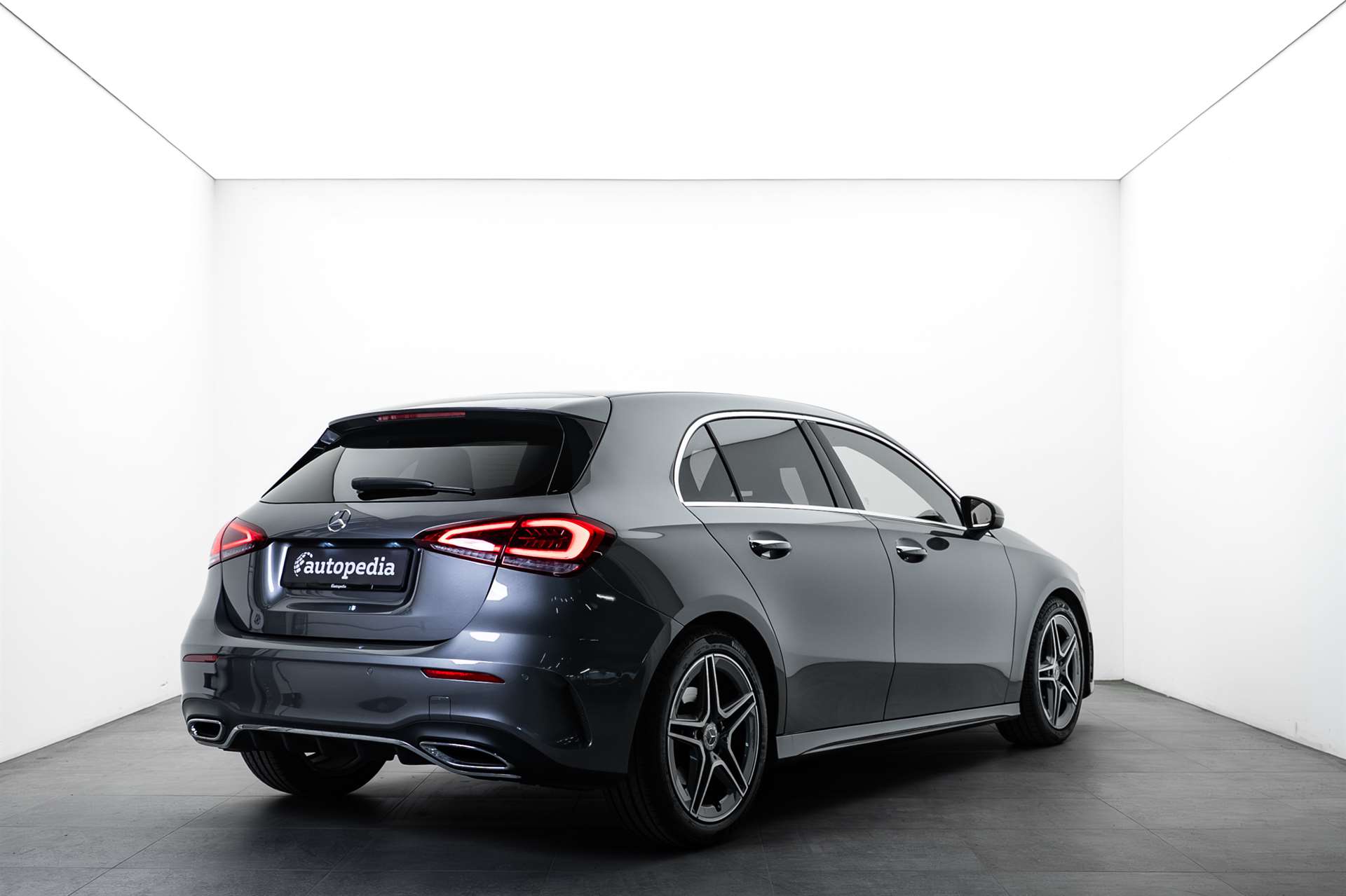 MERCEDES-BENZ A 250 4Matic AMG Line 4Matic 7G-DCT-image-2