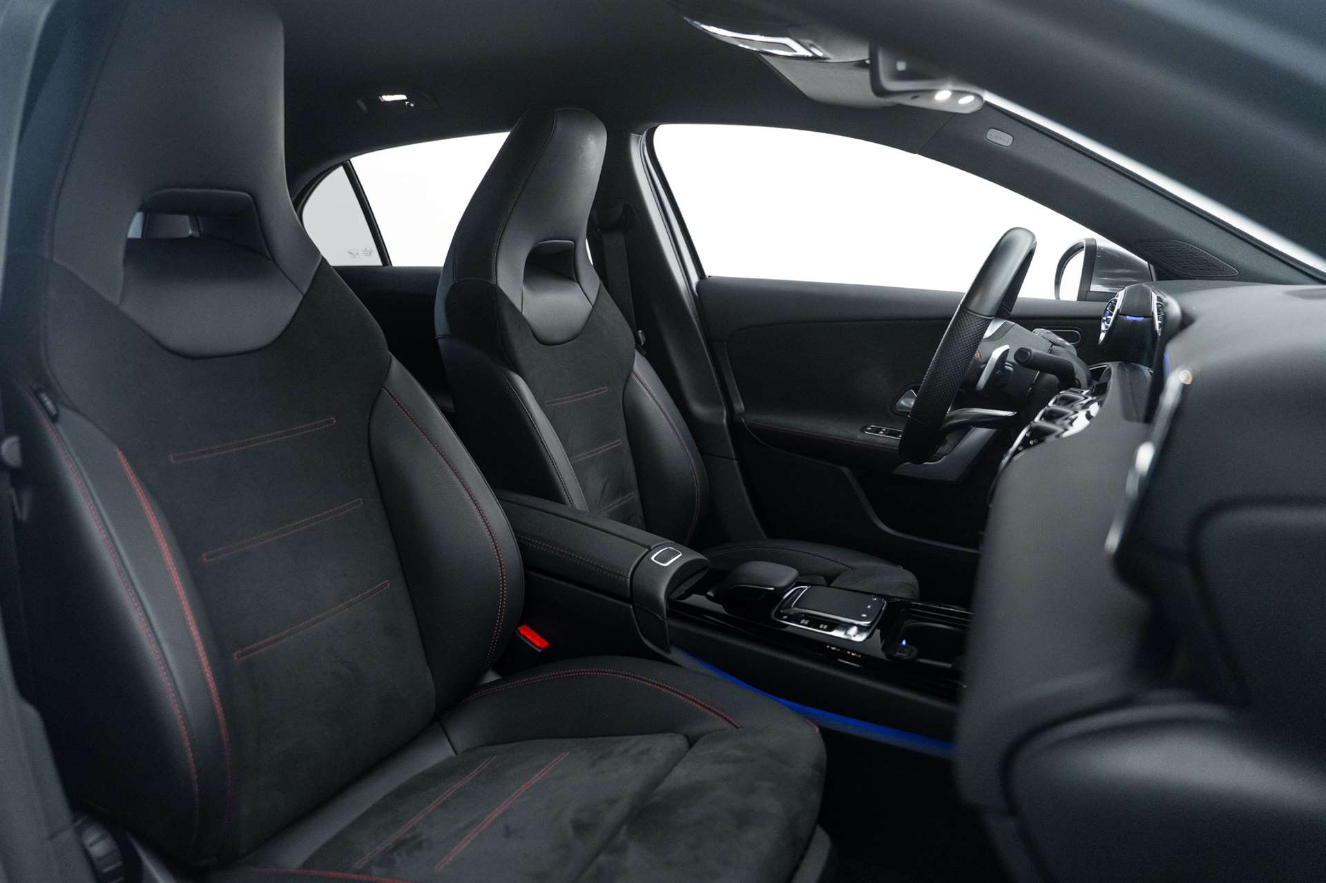 MERCEDES-BENZ A 250 4Matic AMG Line 4Matic 7G-DCT-image-10