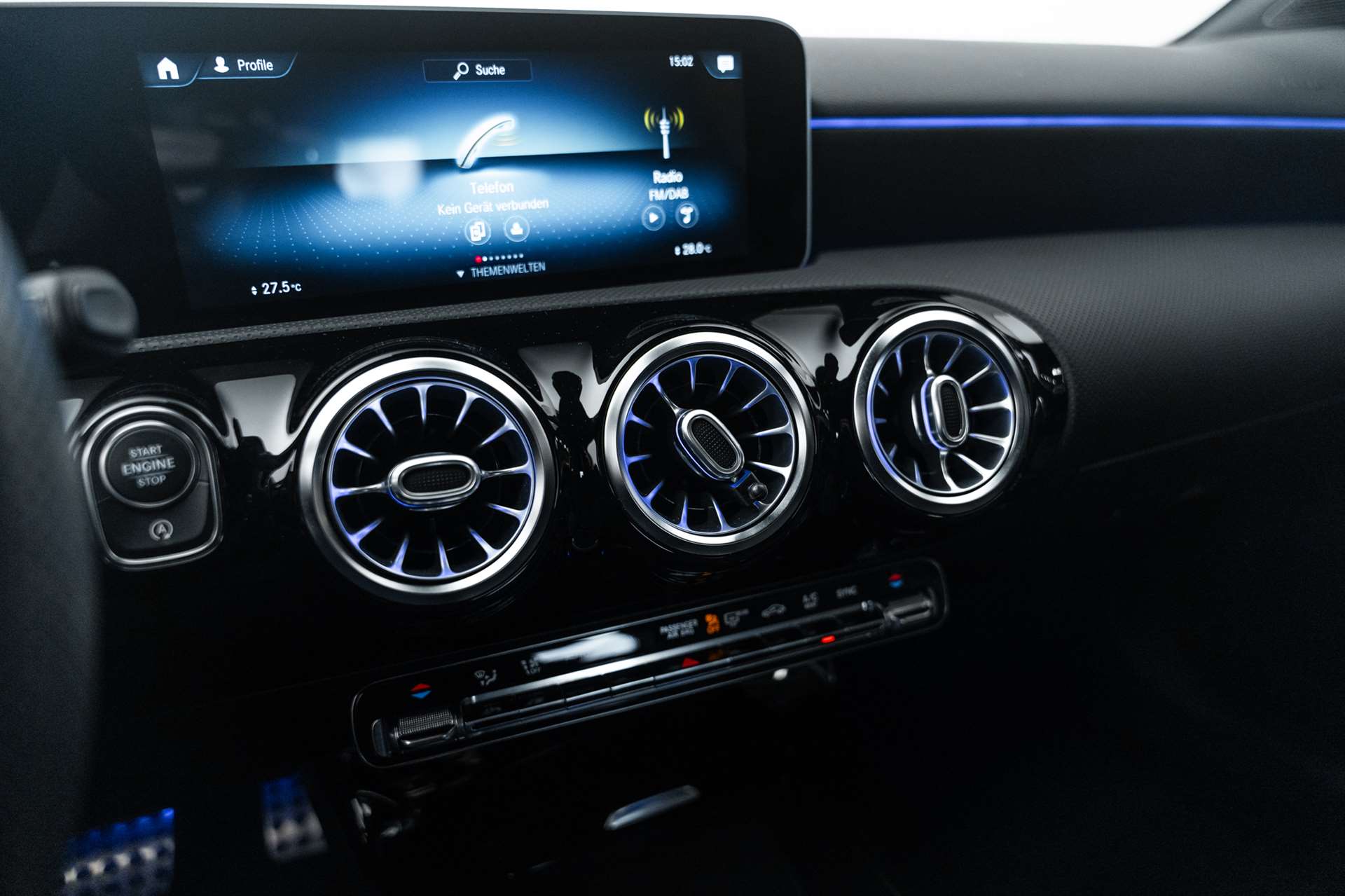 MERCEDES-BENZ A 250 4Matic AMG Line 4Matic 7G-DCT-image-23