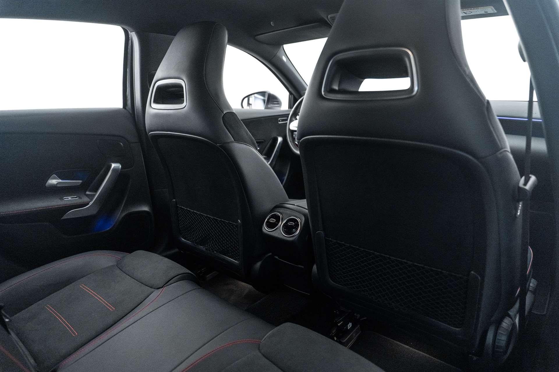 MERCEDES-BENZ A 250 4Matic AMG Line 4Matic 7G-DCT-image-11