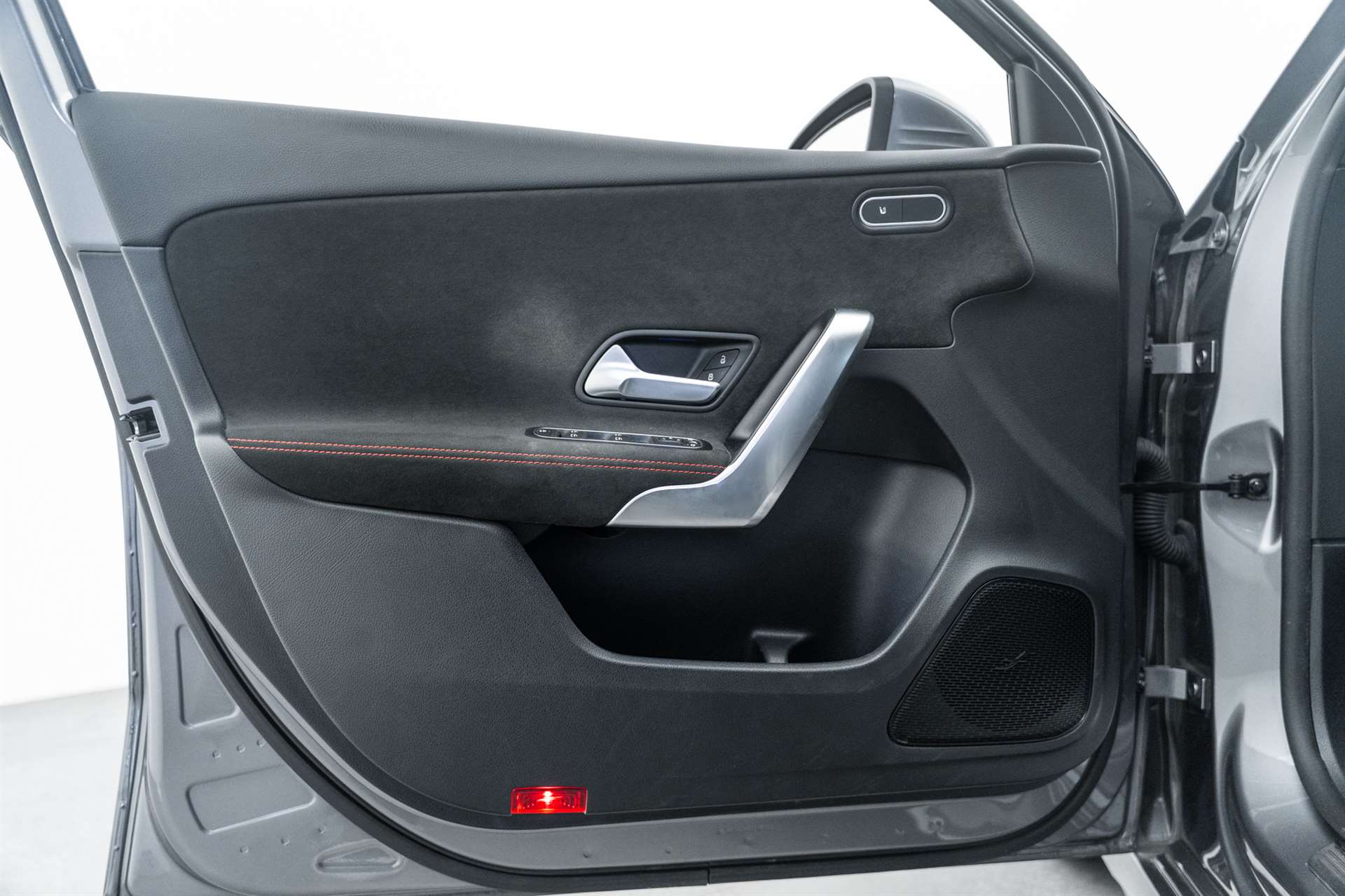 MERCEDES-BENZ A 250 4Matic AMG Line 4Matic 7G-DCT-image-5