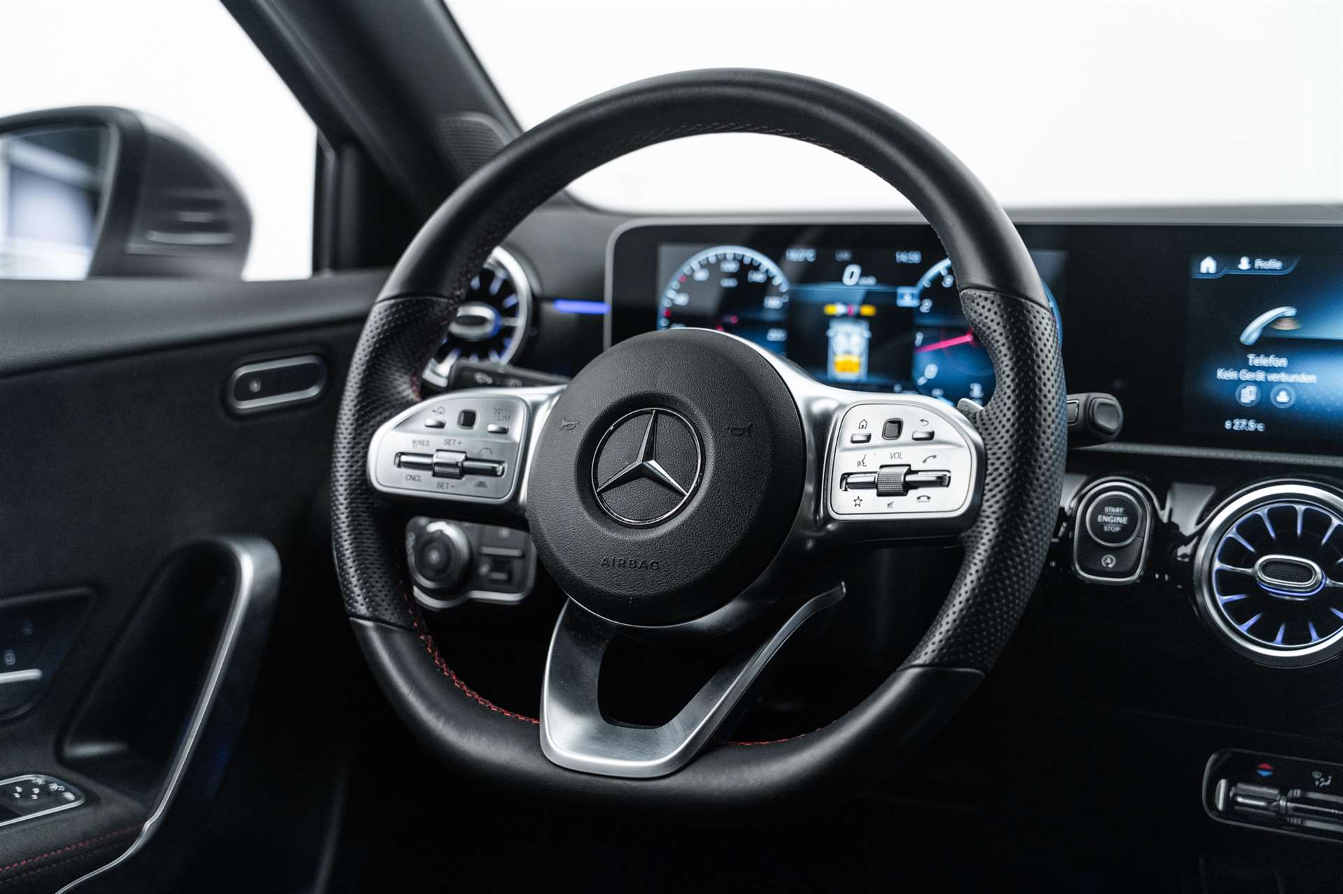 MERCEDES-BENZ A 250 4Matic AMG Line 4Matic 7G-DCT-image-8