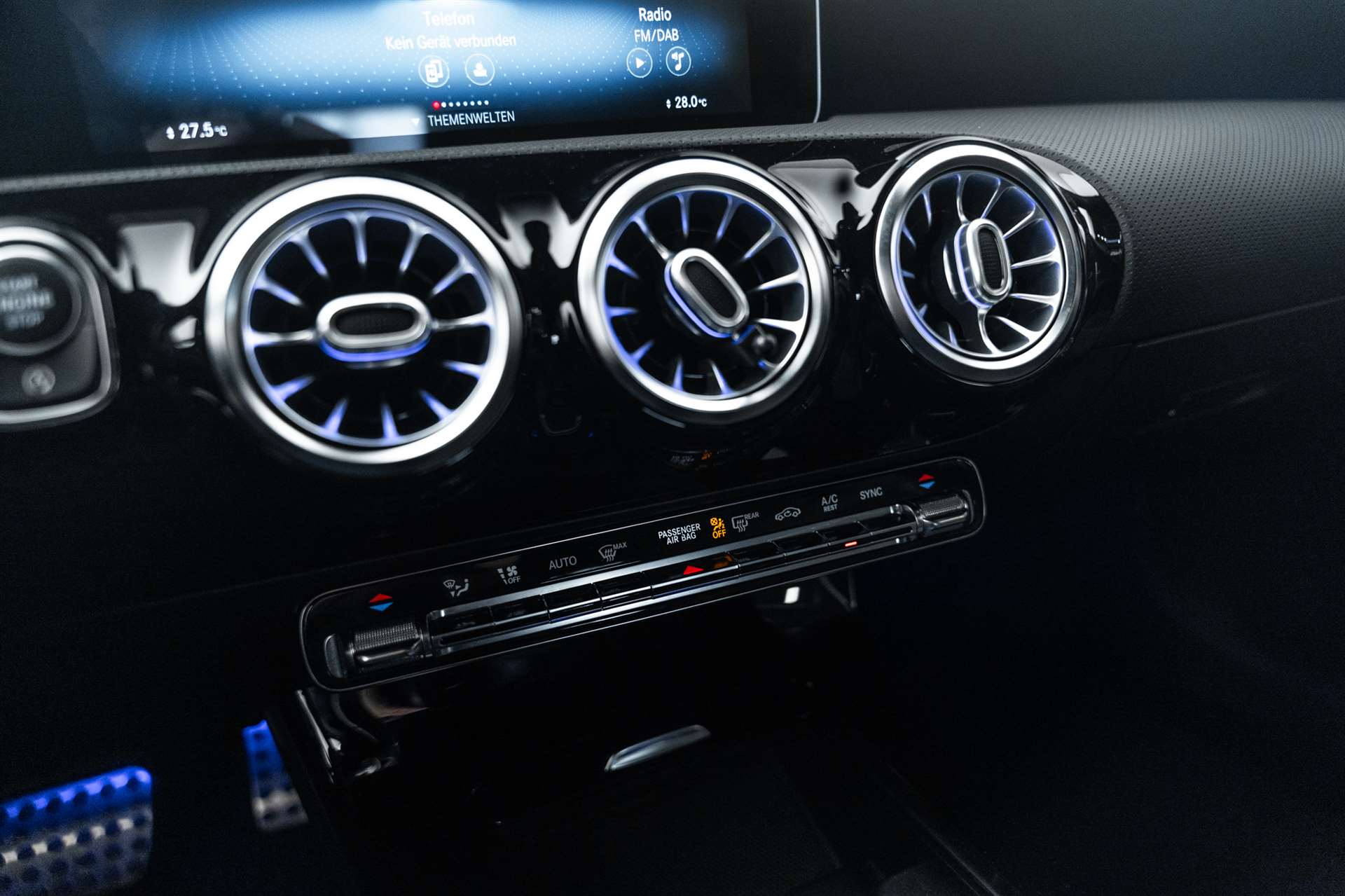 MERCEDES-BENZ A 250 4Matic AMG Line 4Matic 7G-DCT-image-24