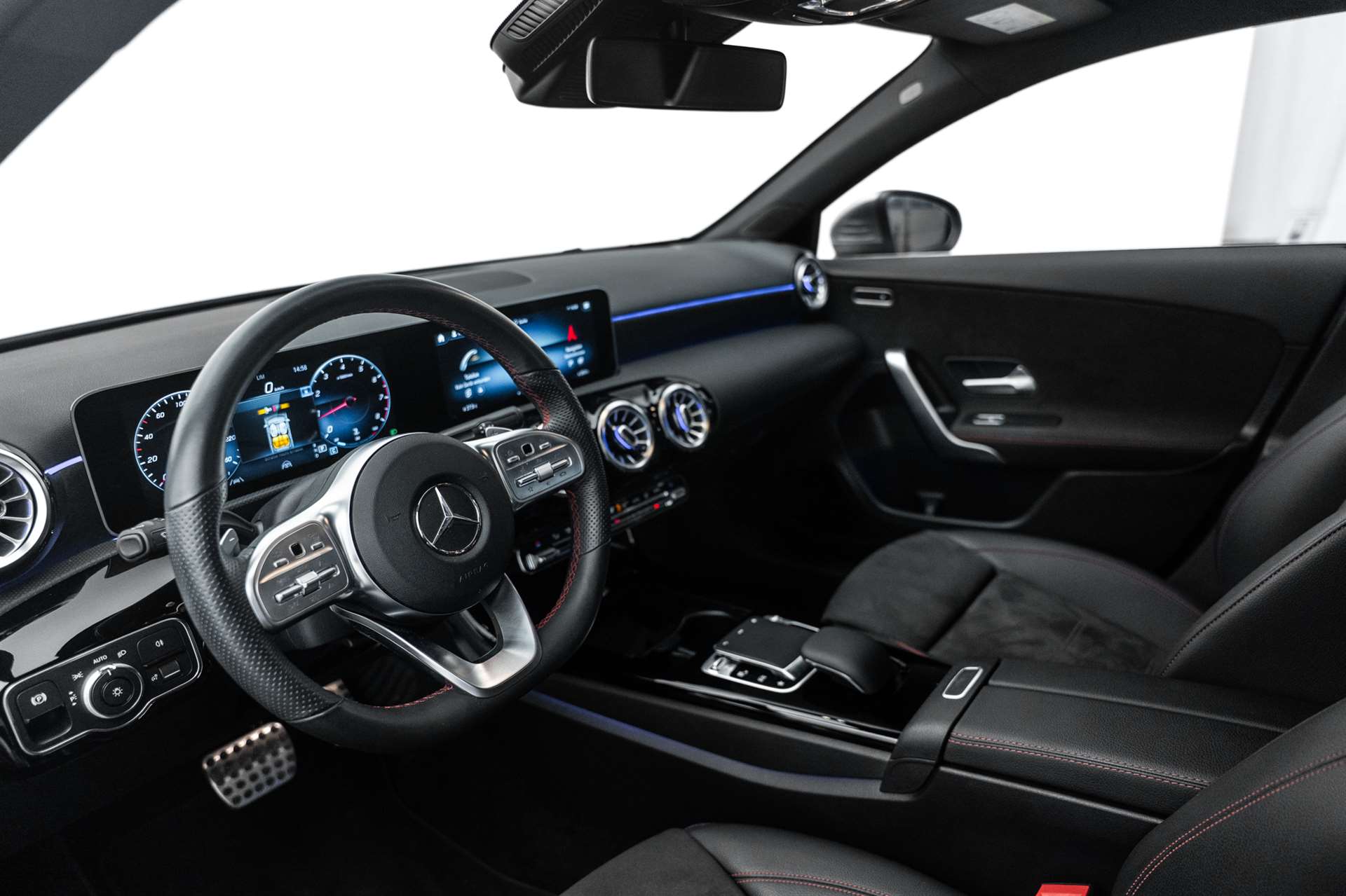 MERCEDES-BENZ A 250 4Matic AMG Line 4Matic 7G-DCT-image-6