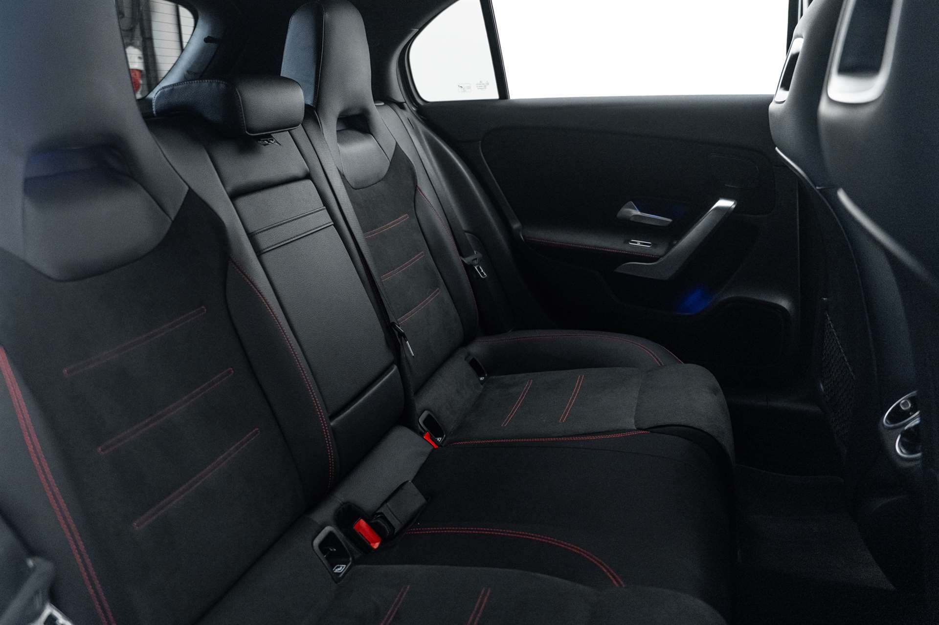 MERCEDES-BENZ A 250 4Matic AMG Line 4Matic 7G-DCT-image-12