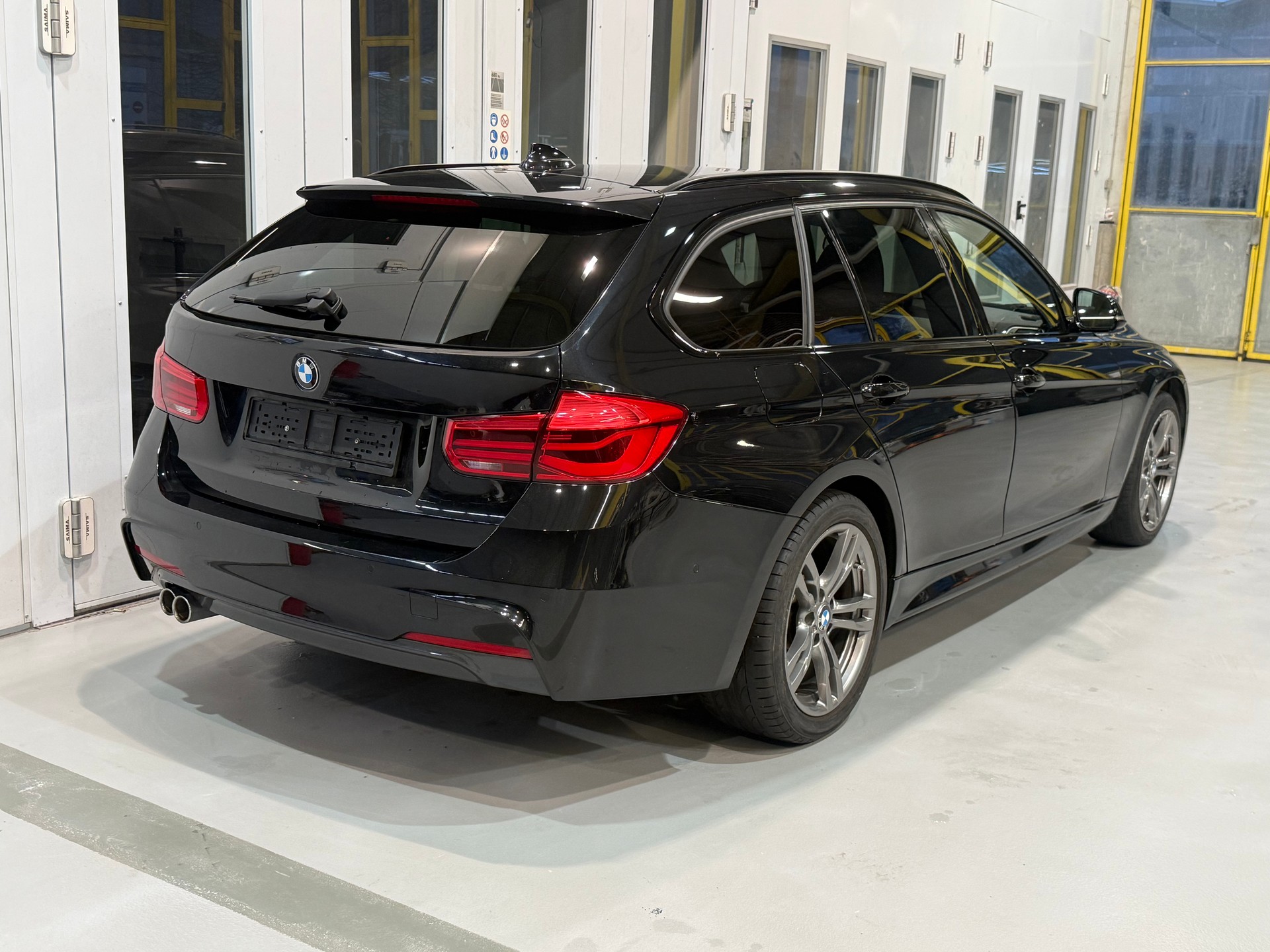 BMW 320d xDrive Touring M Sport Line Steptronic LCI-image-6
