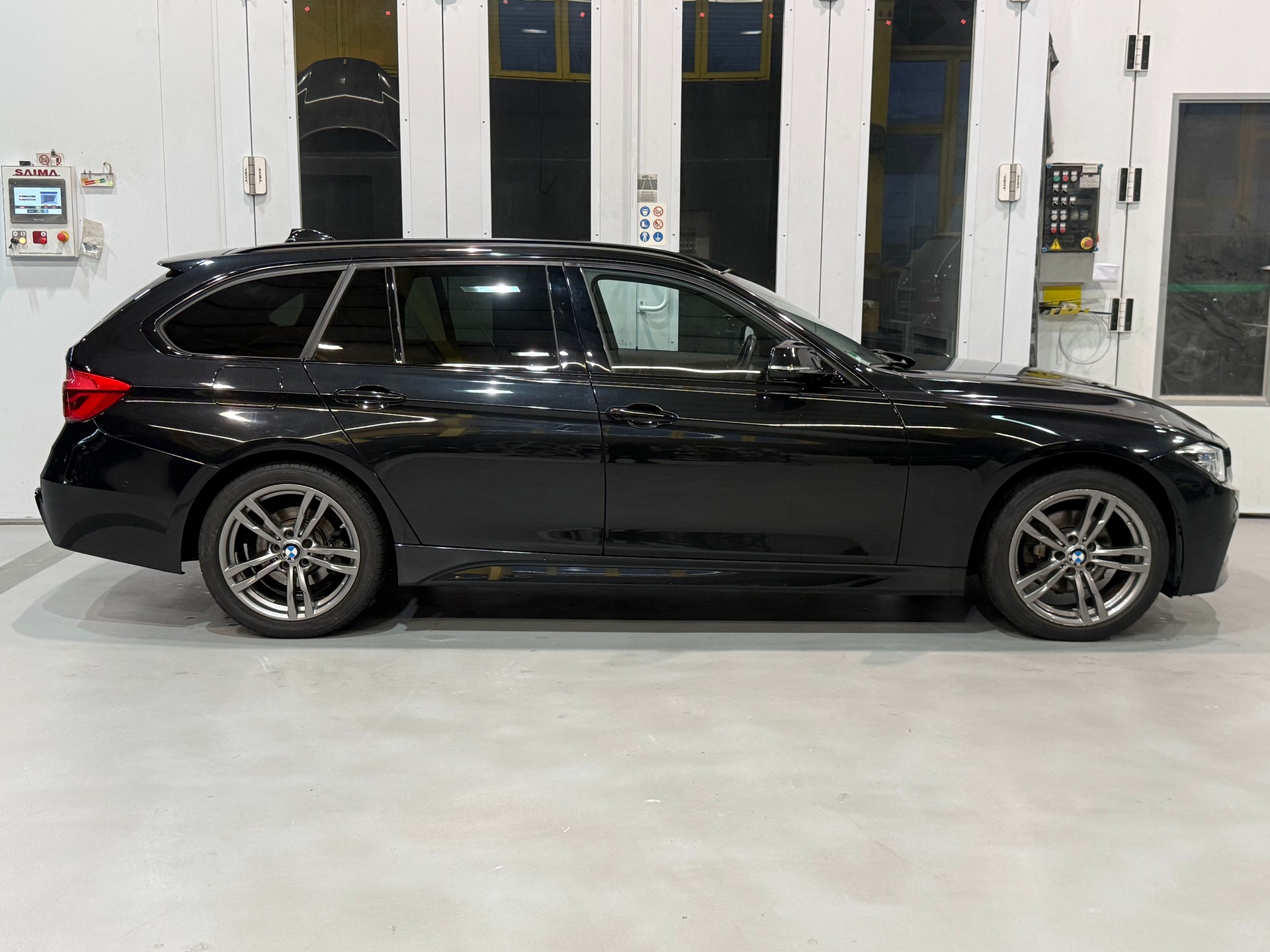 BMW 320d xDrive Touring M Sport Line Steptronic LCI-image-5