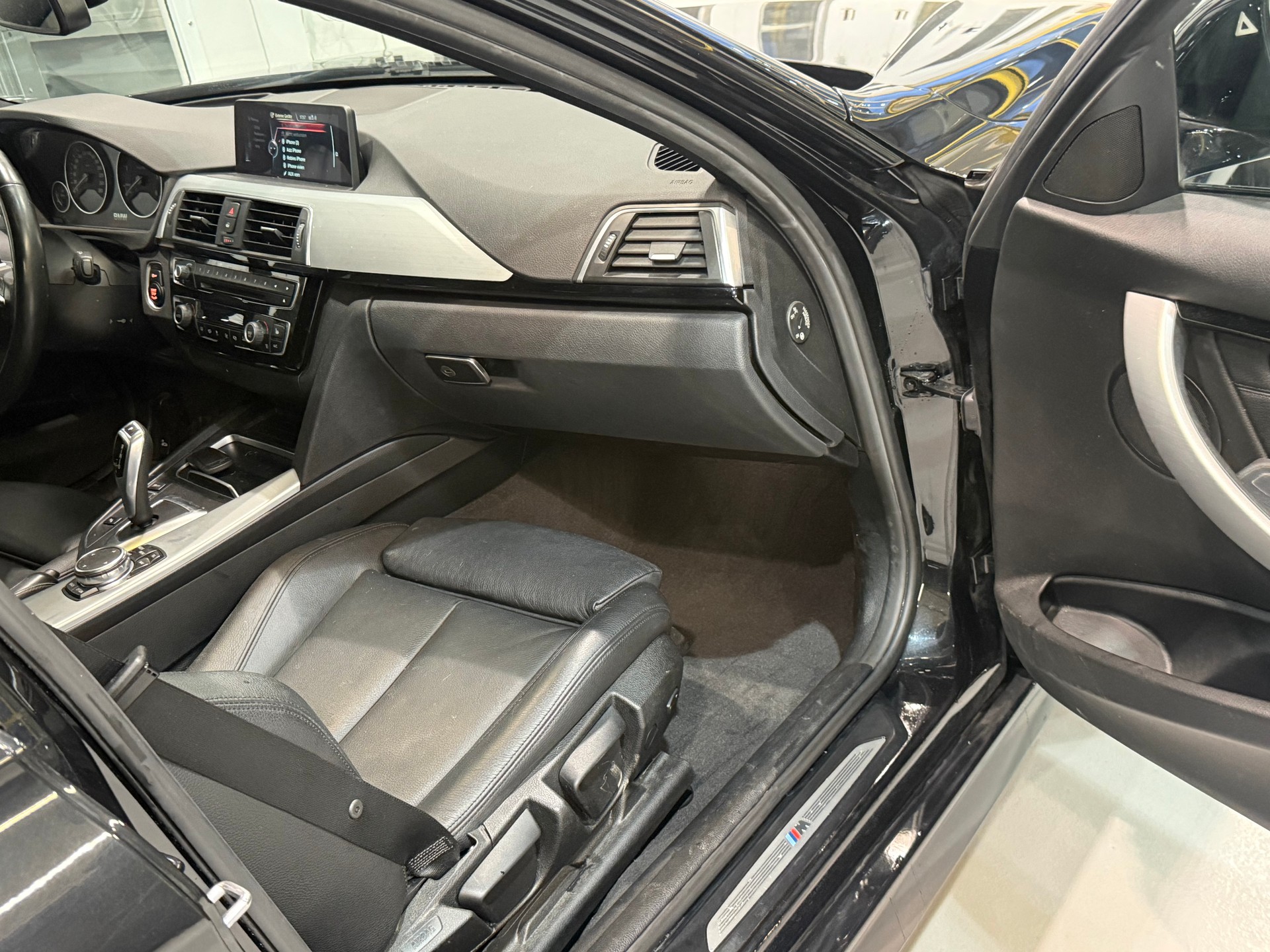 BMW 320d xDrive Touring M Sport Line Steptronic LCI-image-11
