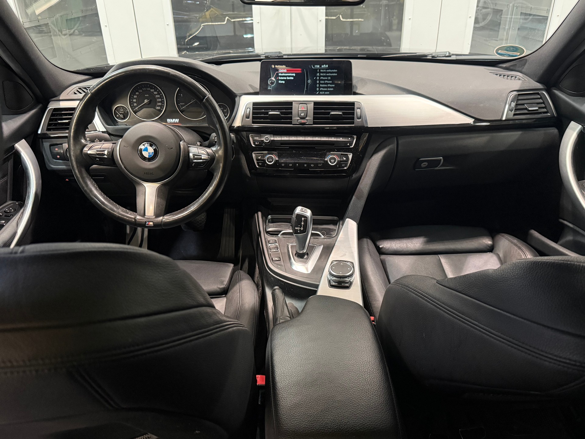 BMW 320d xDrive Touring M Sport Line Steptronic LCI-image-8