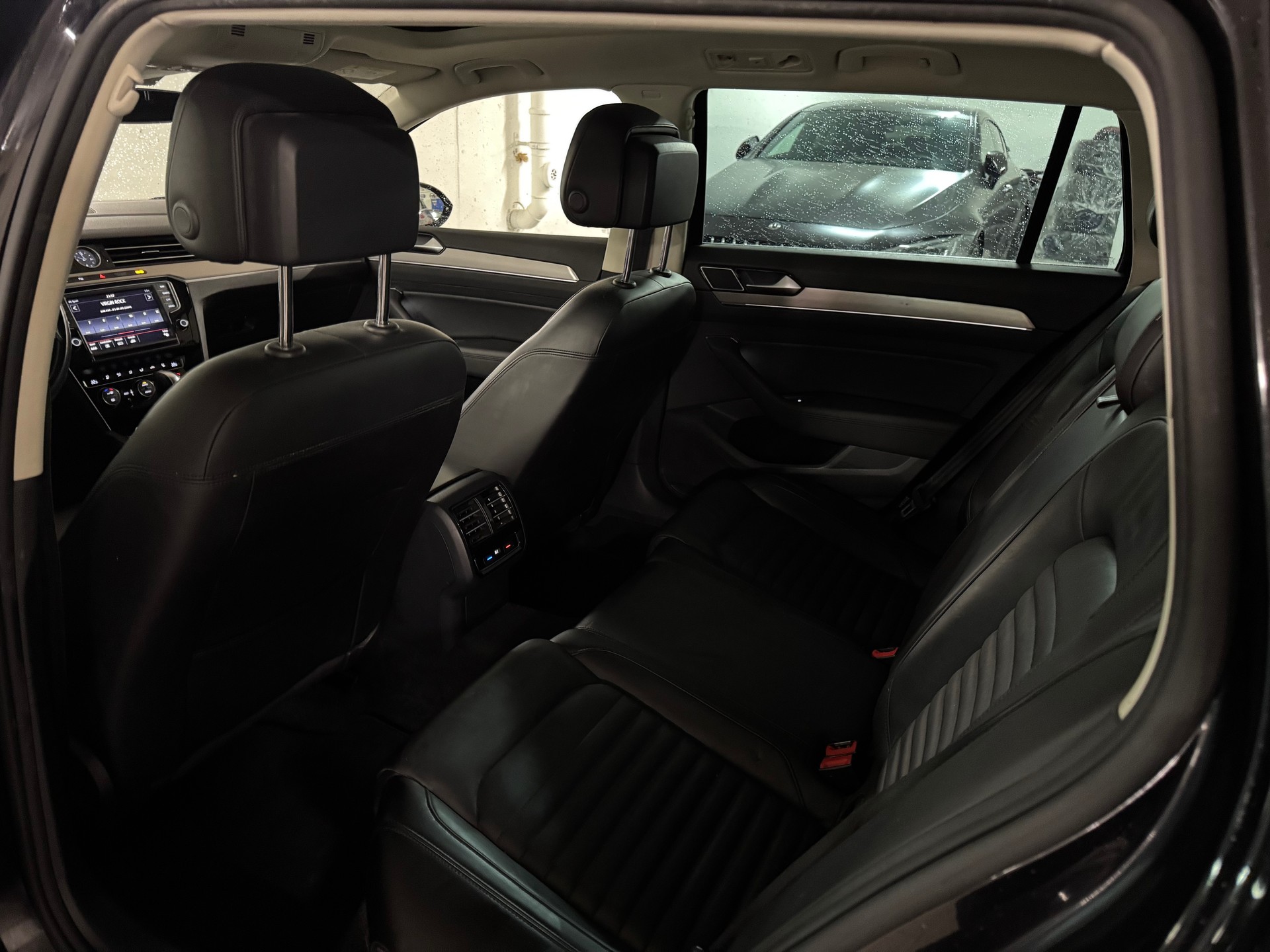 VW Passat Variant 2.0 TDI BMT High. DSG 4Motion Top Ausstattung / Anhängerkupplung-image-12