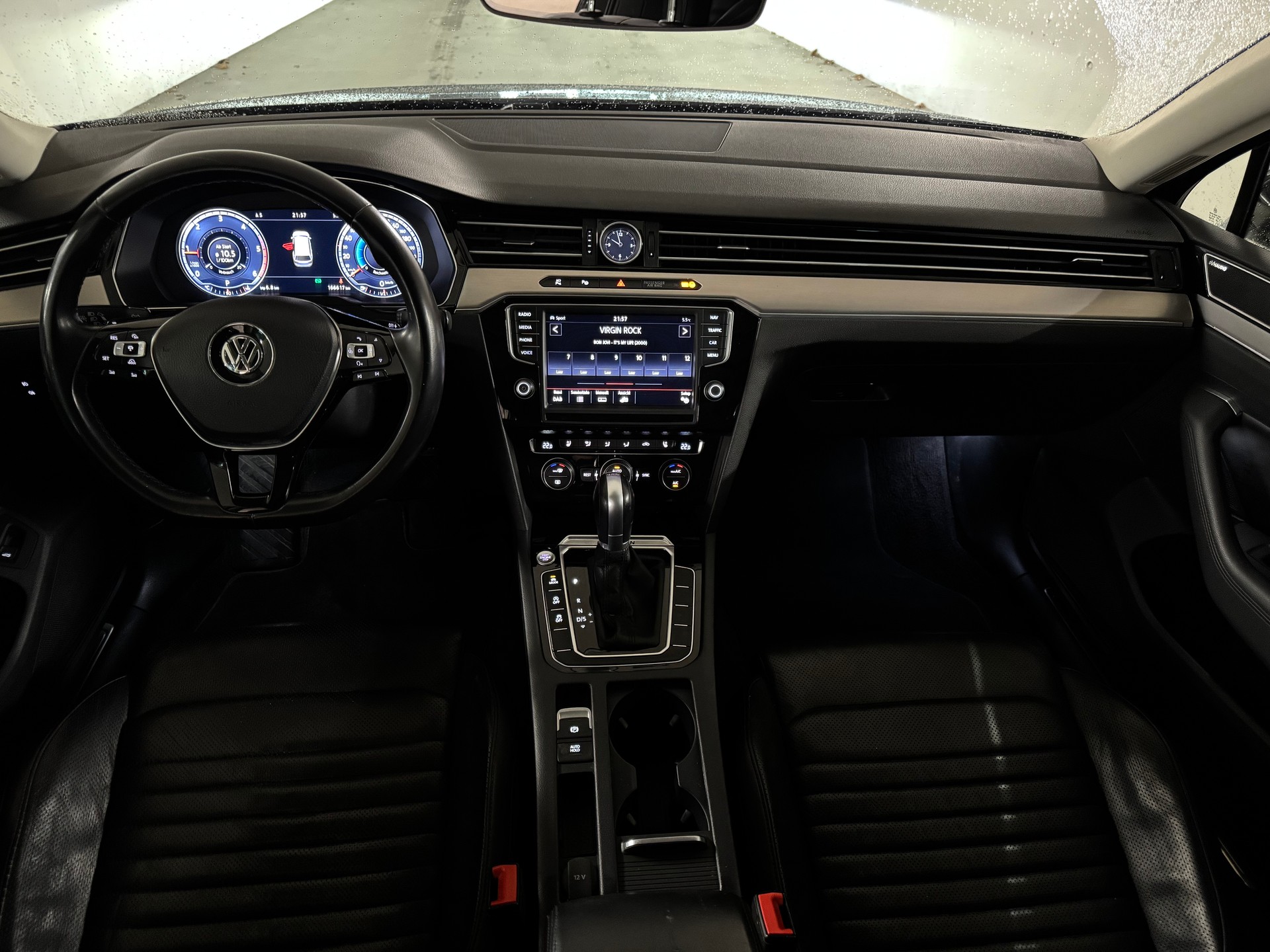 VW Passat Variant 2.0 TDI BMT High. DSG 4Motion Top Ausstattung / Anhängerkupplung-image-9