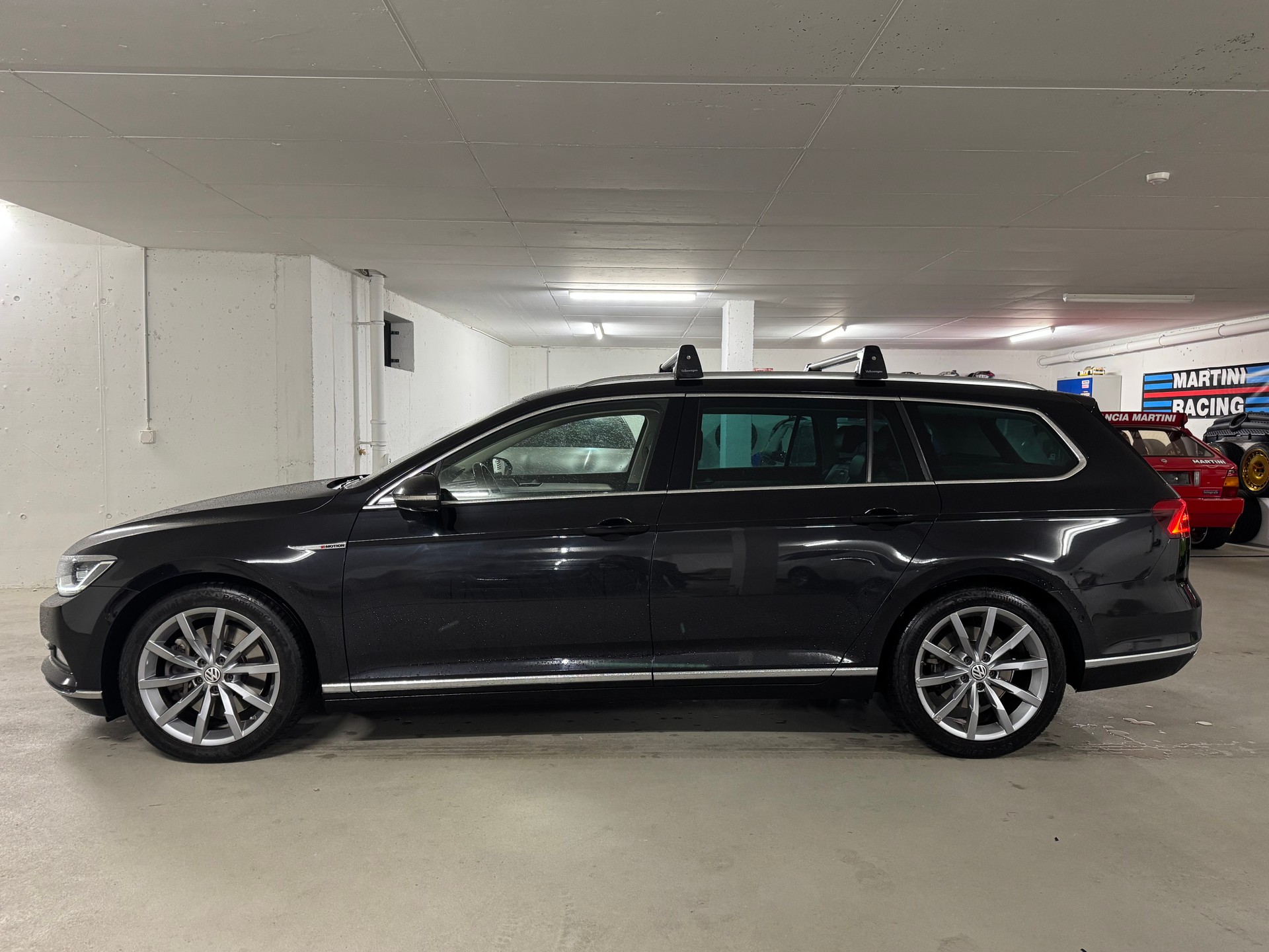 VW Passat Variant 2.0 TDI BMT High. DSG 4Motion Top Ausstattung / Anhängerkupplung-image-3