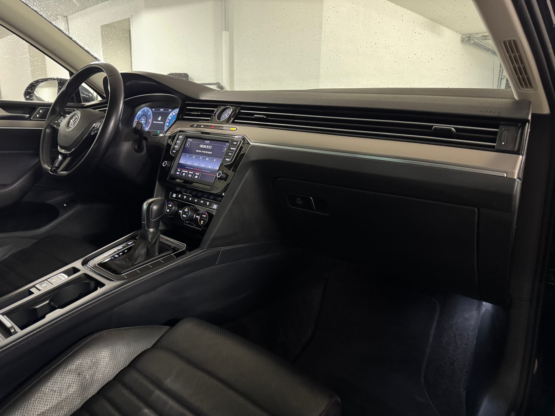 VW Passat Variant 2.0 TDI BMT High. DSG 4Motion Top Ausstattung / Anhängerkupplung-image-10