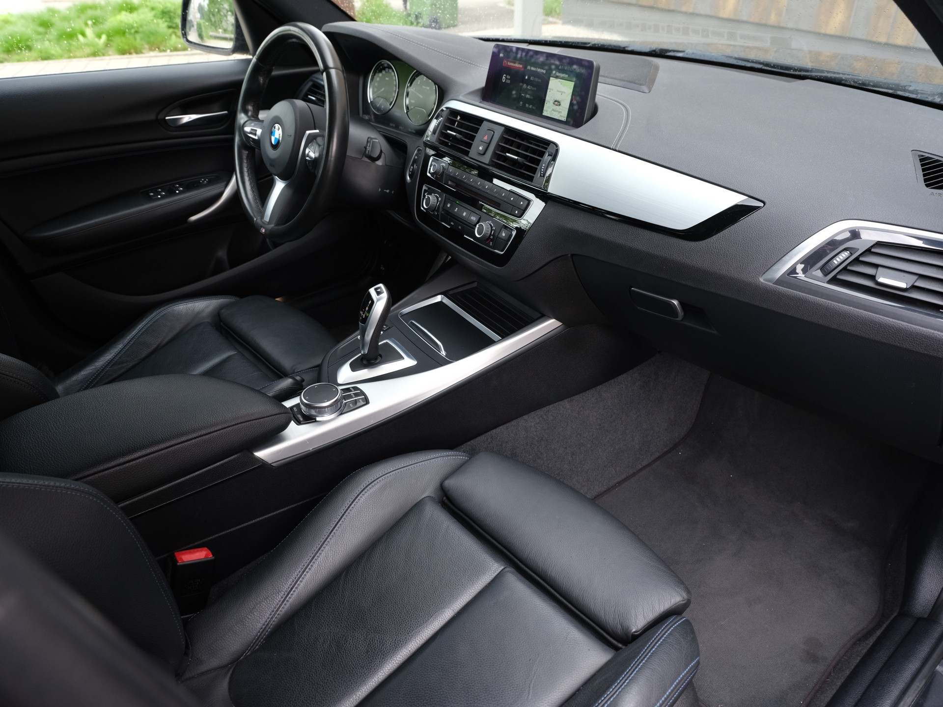 BMW 118i Edition M Sport Steptronic-image-18