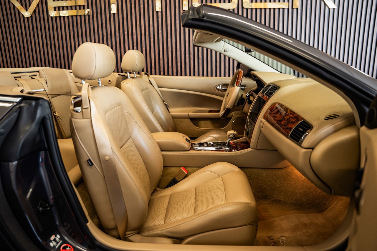 JAGUAR XKR 4.2 V8 SC Automatic-image-16