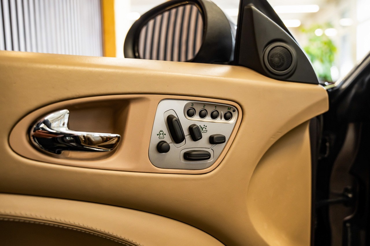 JAGUAR XKR 4.2 V8 SC Automatic-image-24
