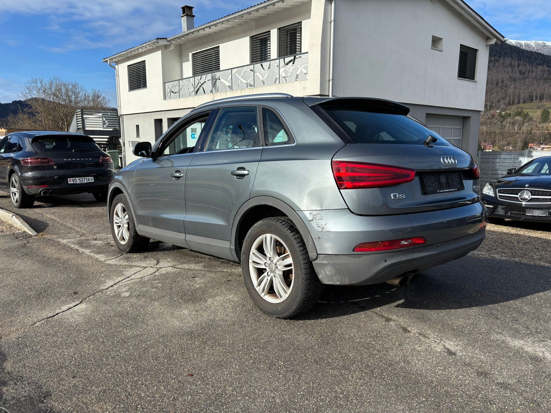 AUDI Q3 2.0 TFSI quattro-image-1